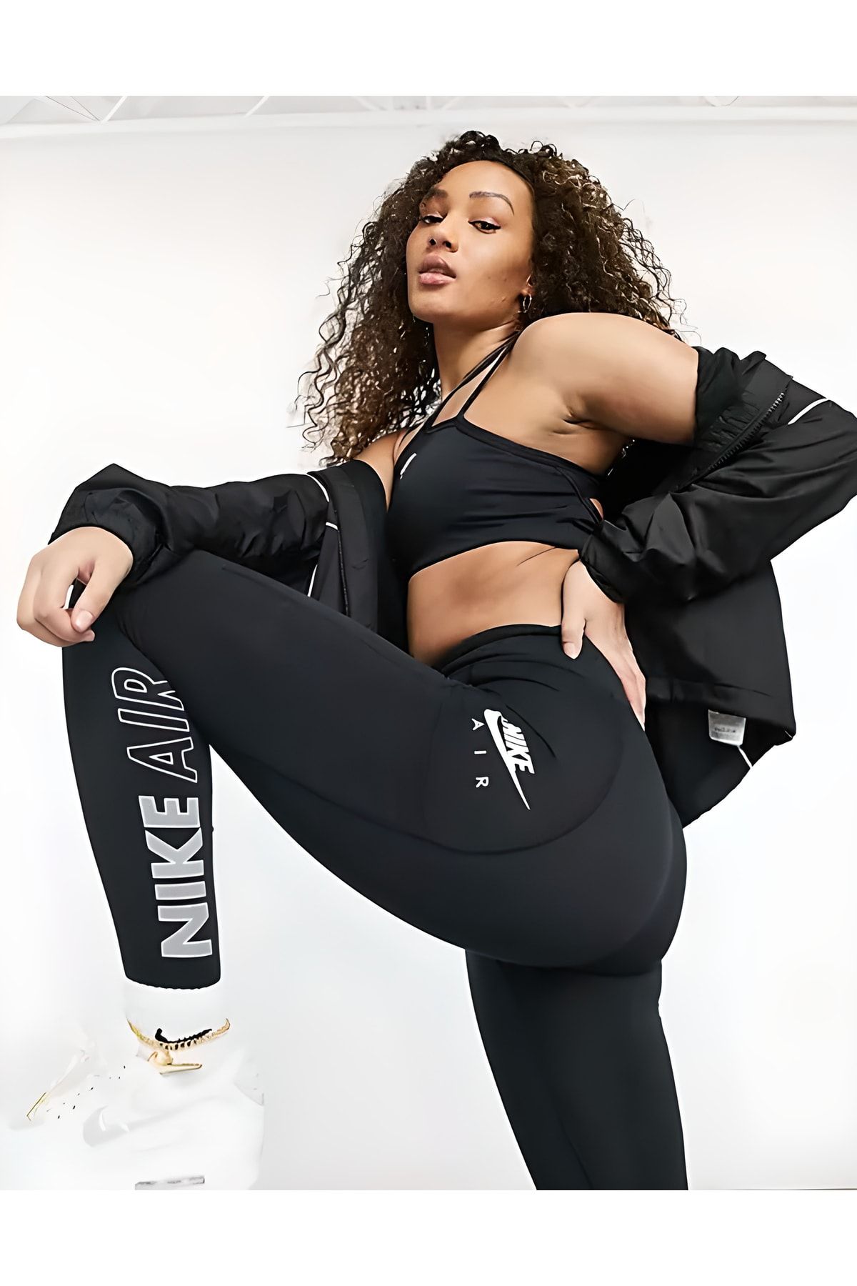 Nike Air Women Yüksek Belli Leggings In Black With Calf Logo