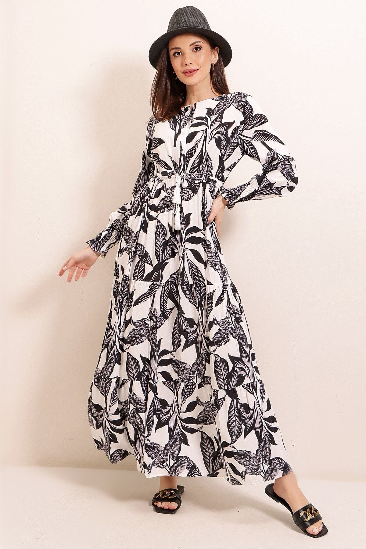 By Saygı Önü Yarım Düğmeli Kolu Büzgülü Yaprak Desen Uzun Viskon Elbise Geniş Beden Aralığı Mint