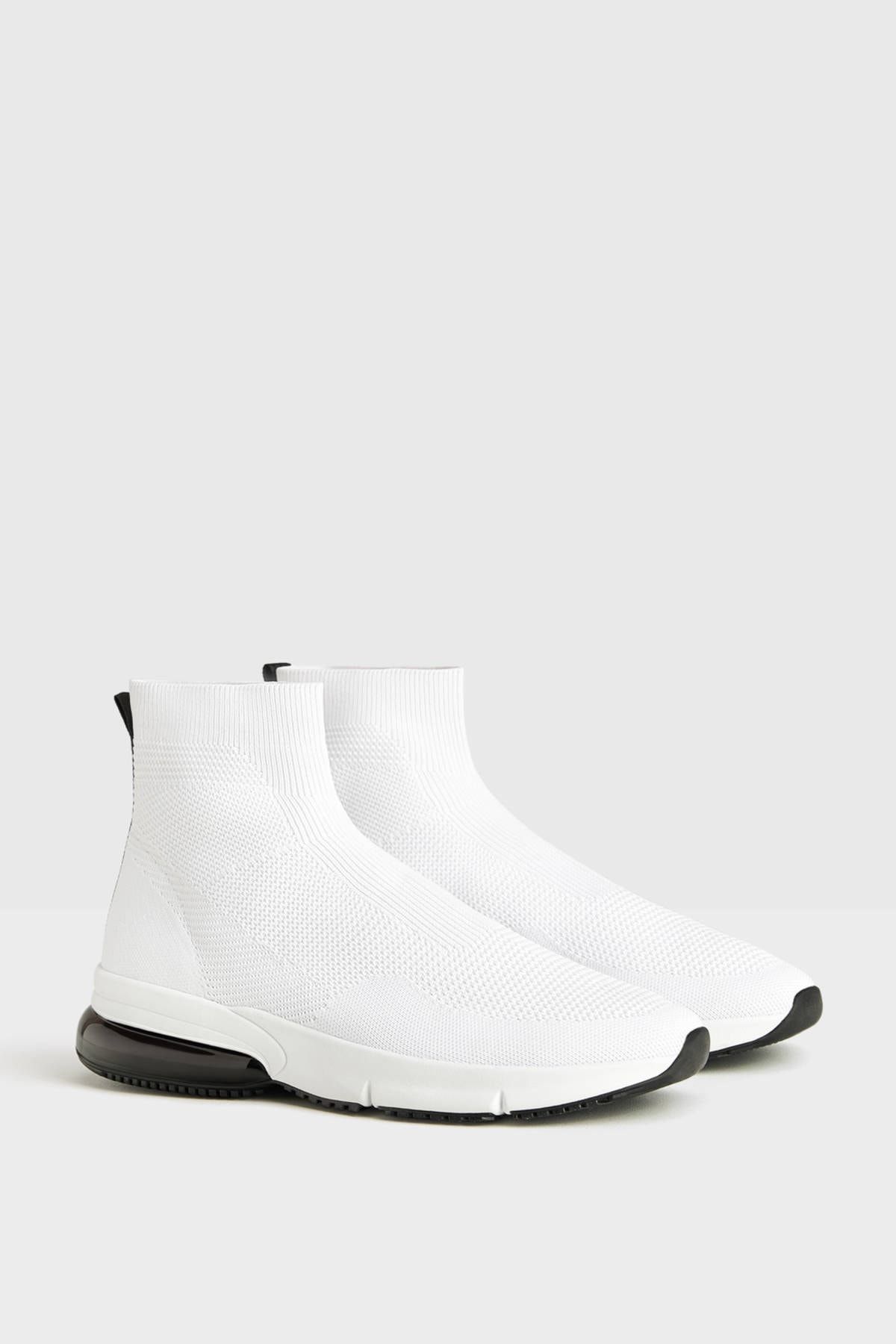 Bershka Erkek Beyaz Çorap Model Yüksek Bilekli Spor Ayakkabı 12200660
