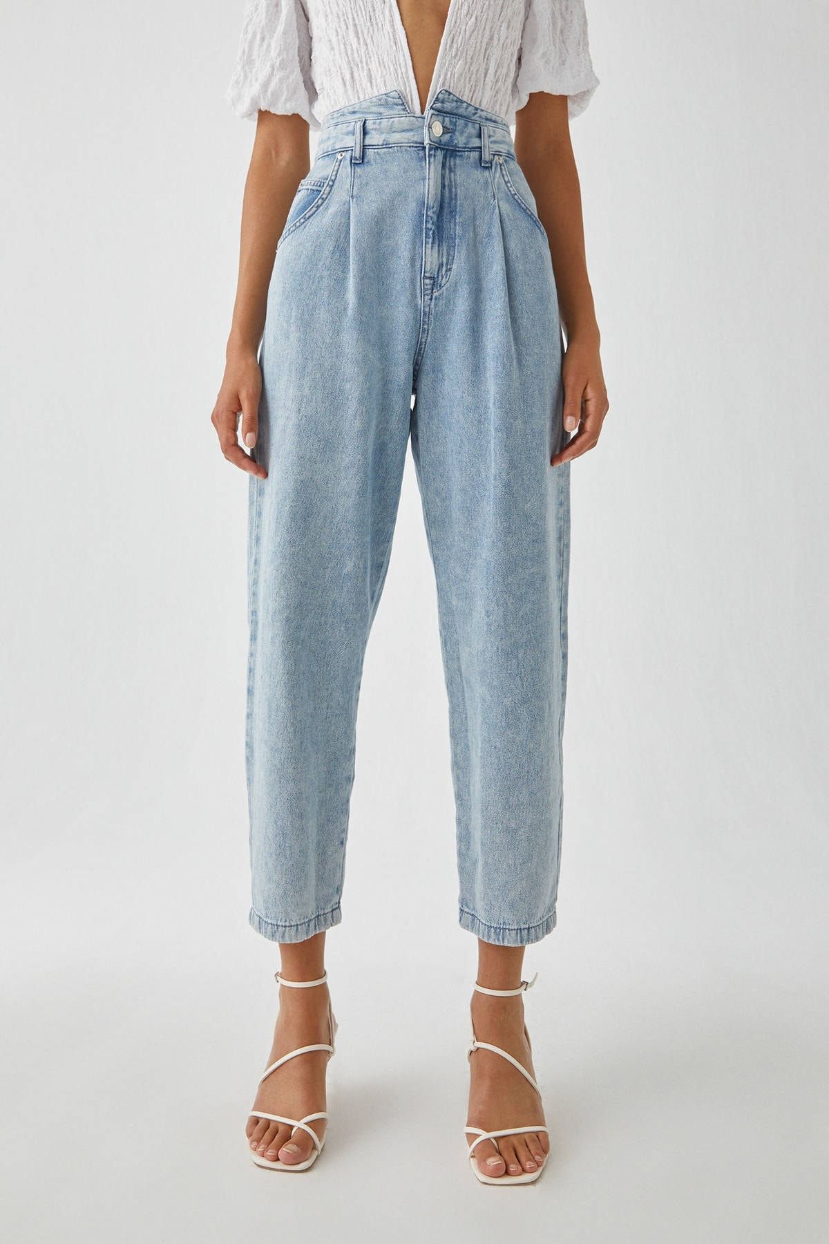 Pull & Bear Loose Fit Slouchy Jean