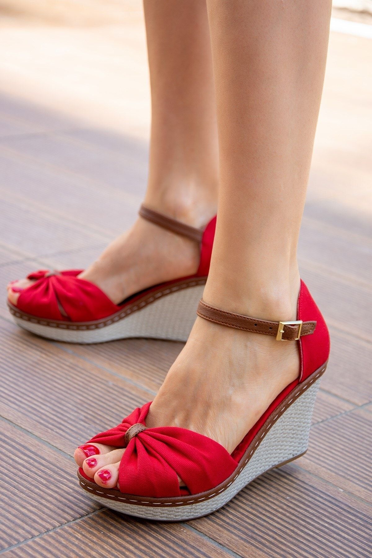 Fox Shoes Kırmızı Kadın Dolgu Topuklu Ayakkabı 9674040505
