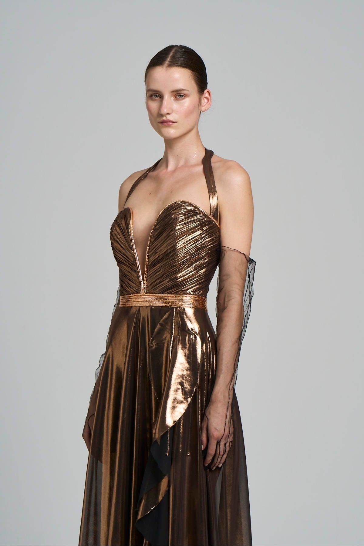 TUBA ERGIN Kadın Piliseli Metalik Gold Dune Maxi Gece Elbisesi