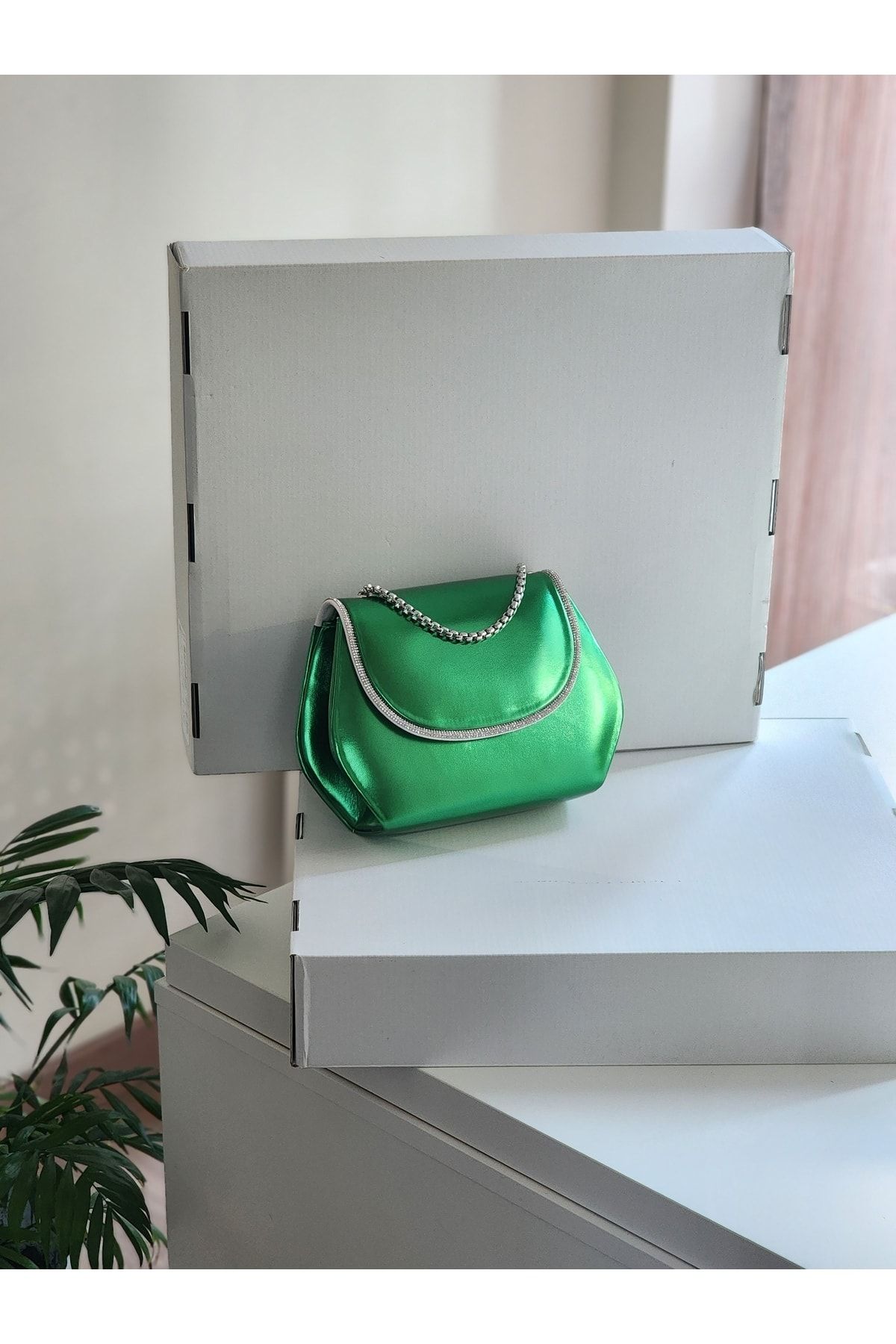 Moom Bag Kadın Yeşil Parlak Deri Taşlı Omuz Çantası