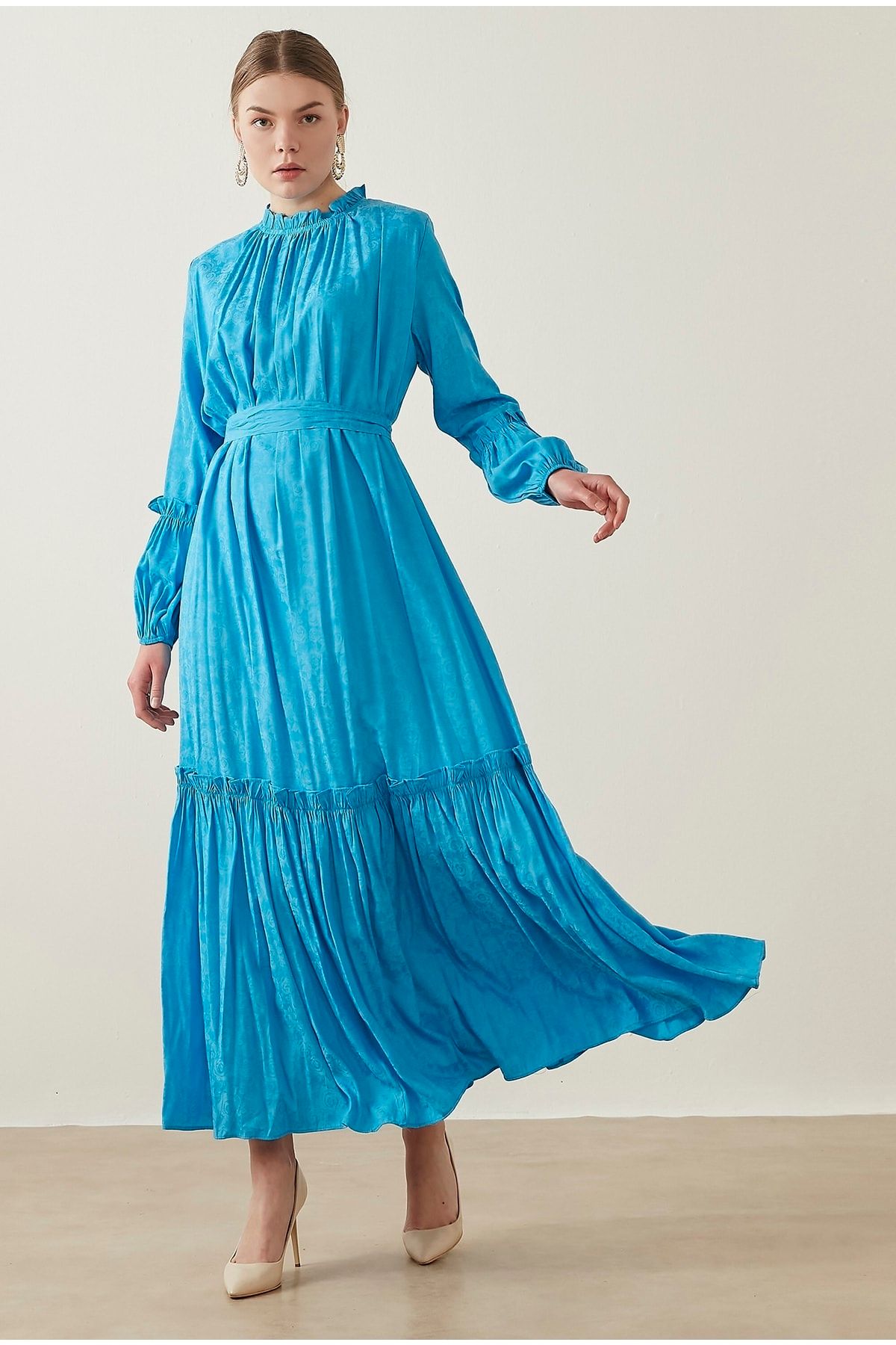 Yaqa Mavi Büzgü Detaylı Elbise