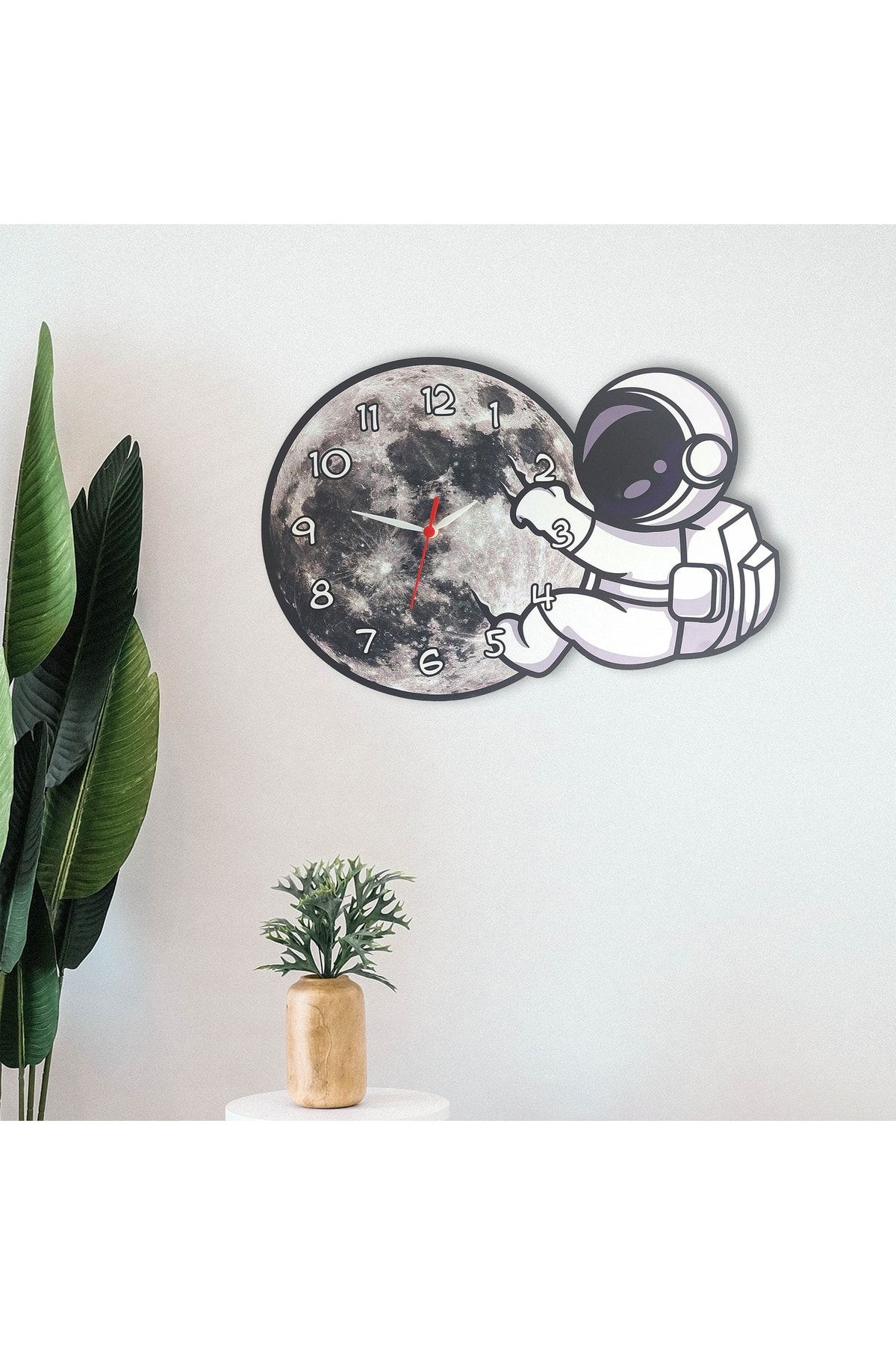 CajuArt Dekoratif Astronot Ve Ay Temalı Çocuk Odası Duvar Saati