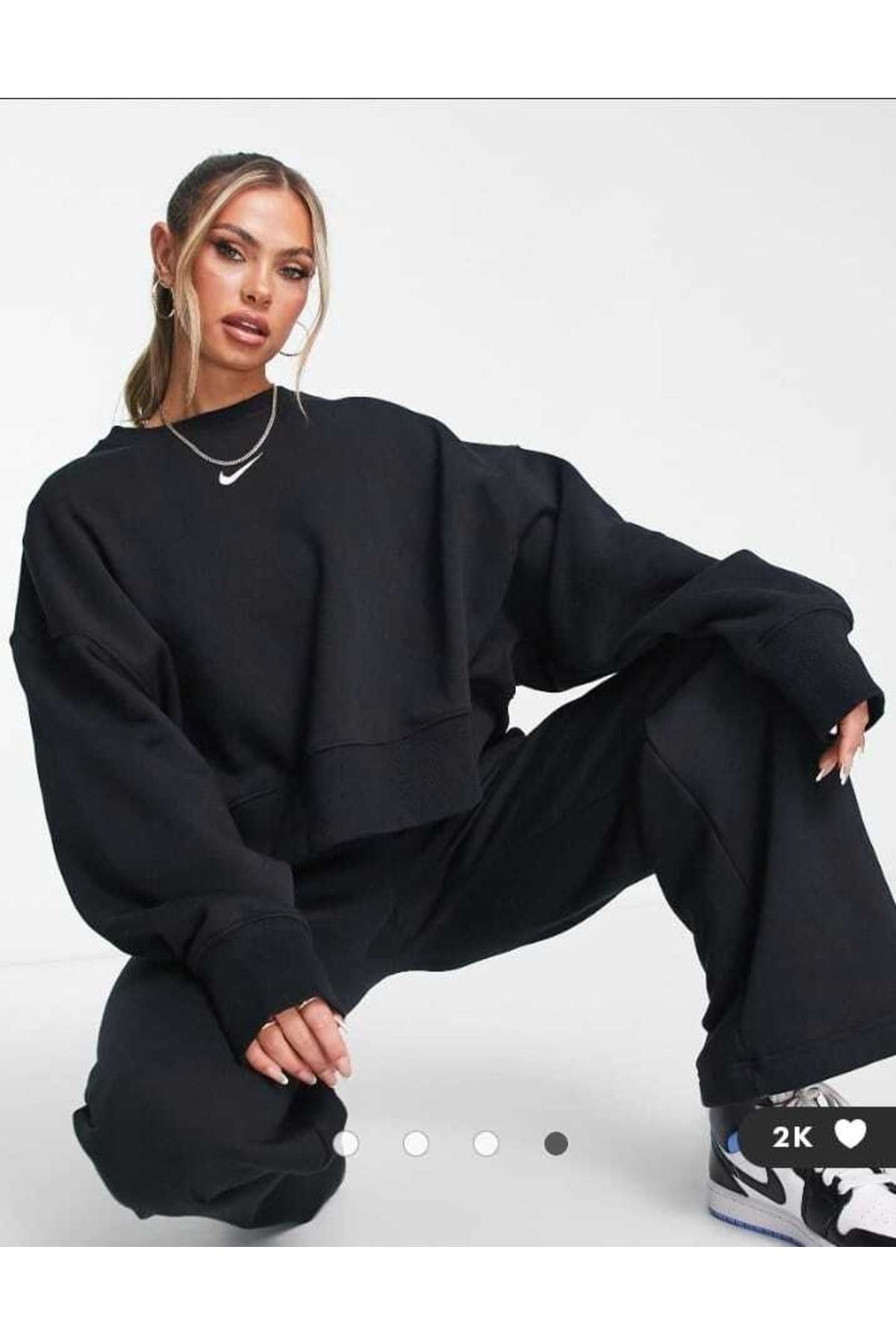 Nike Sportswear Collection Essentials Kadın Siyah Sweatshirt