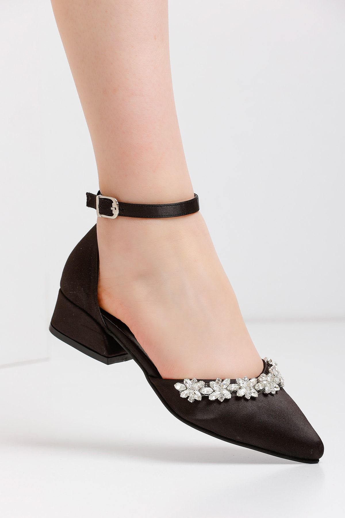 FORS SHOES Kadın Siyah Saten Şerit Taş Detaylı Abiye Ayakkabı Topuklu Ayakkabı 3,5 Cm