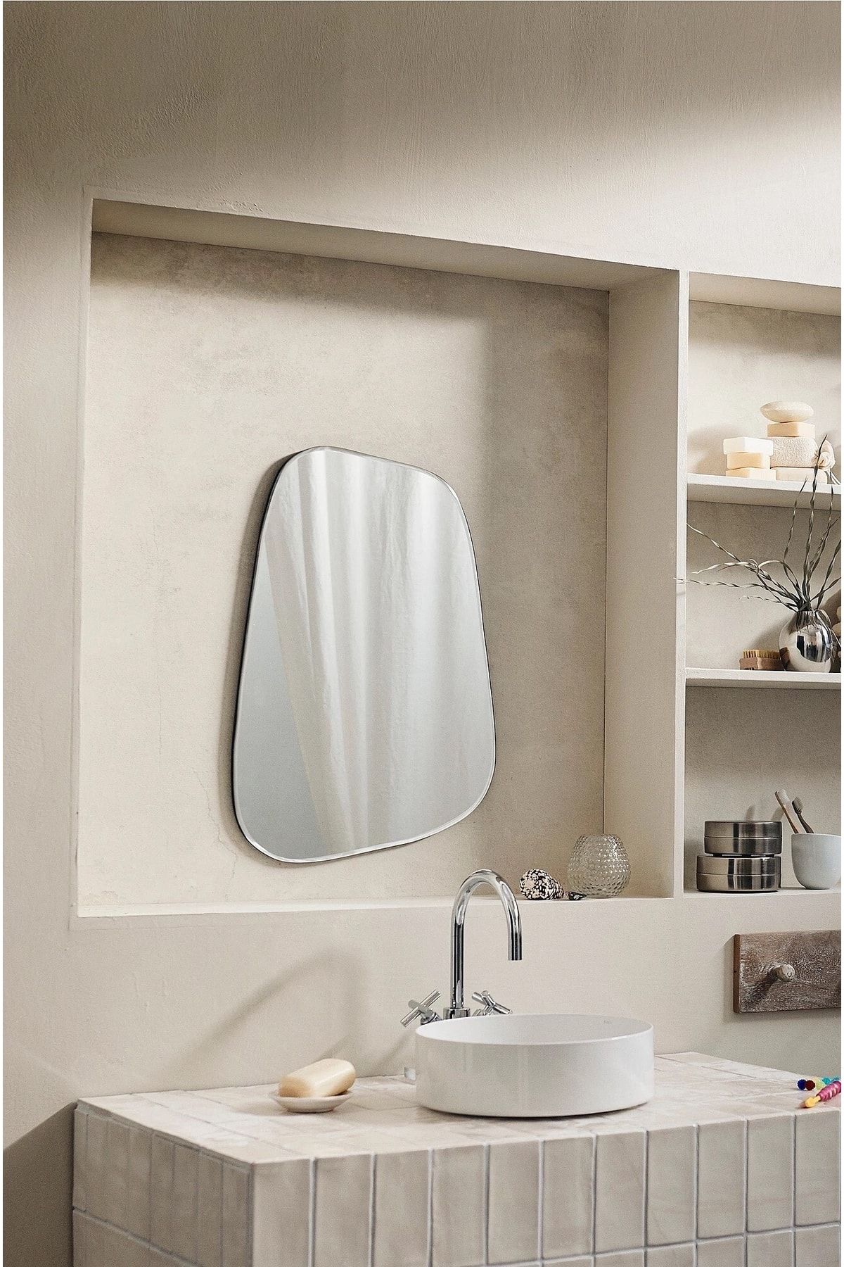 FNC CONCEPT Duvar Konsol Ayna Asimetrik Dekoratif Modern Ayna 65x44 Cm