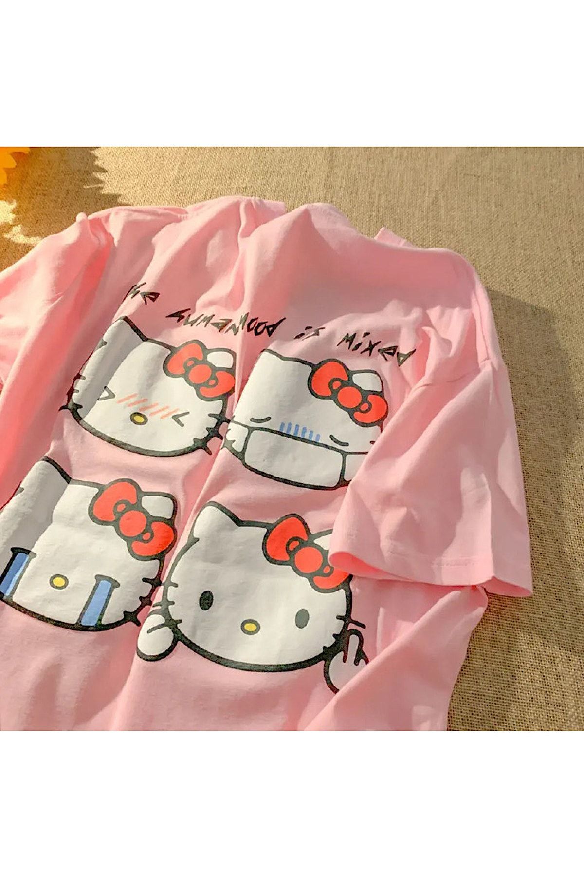Köstebek Hello Kitty Sick Emoji Pembe T-shirt