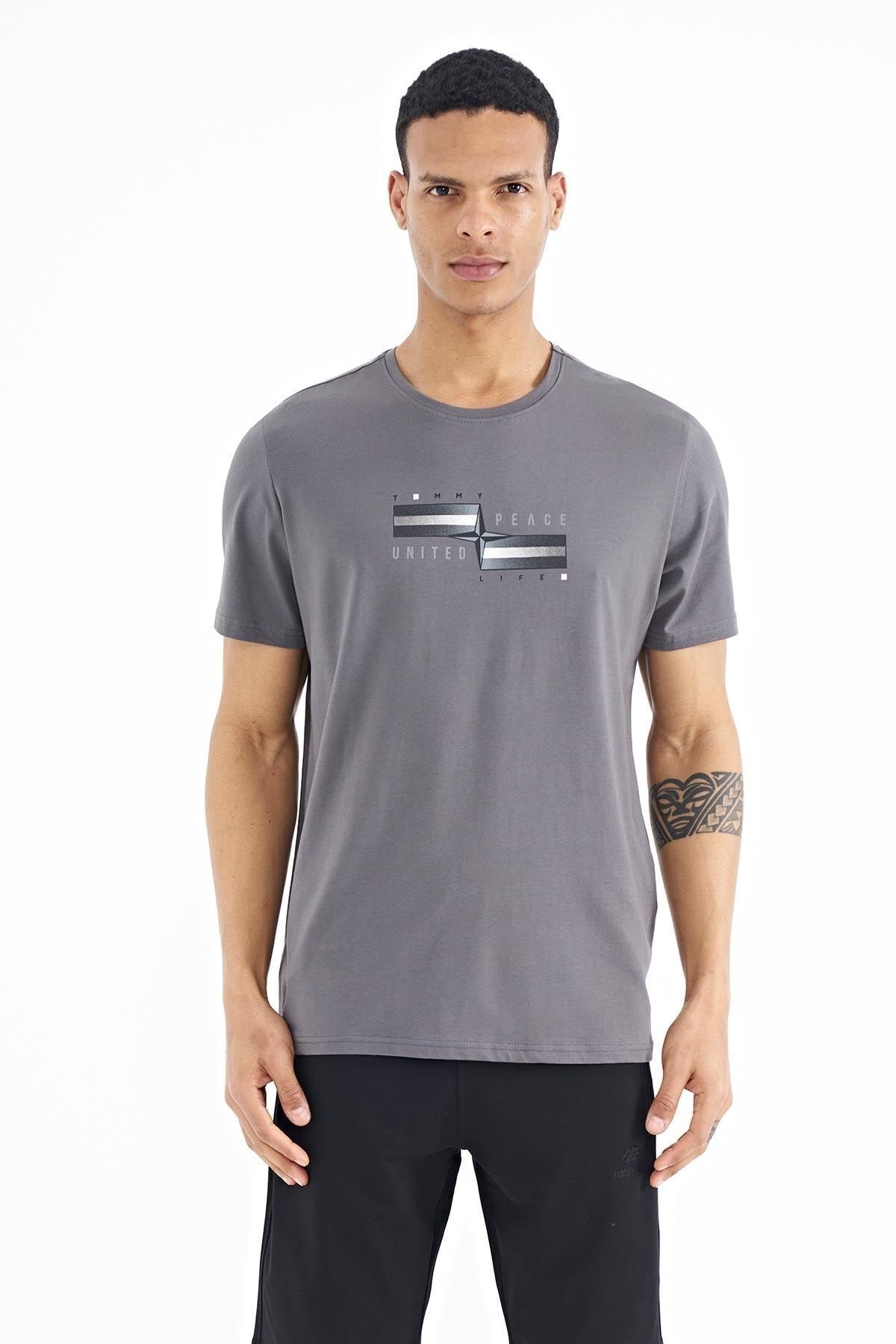 TOMMY LIFE Koyu Gri Yazılı Şekil Basklı Standart Kalıp Erkek T-shirt - 88215