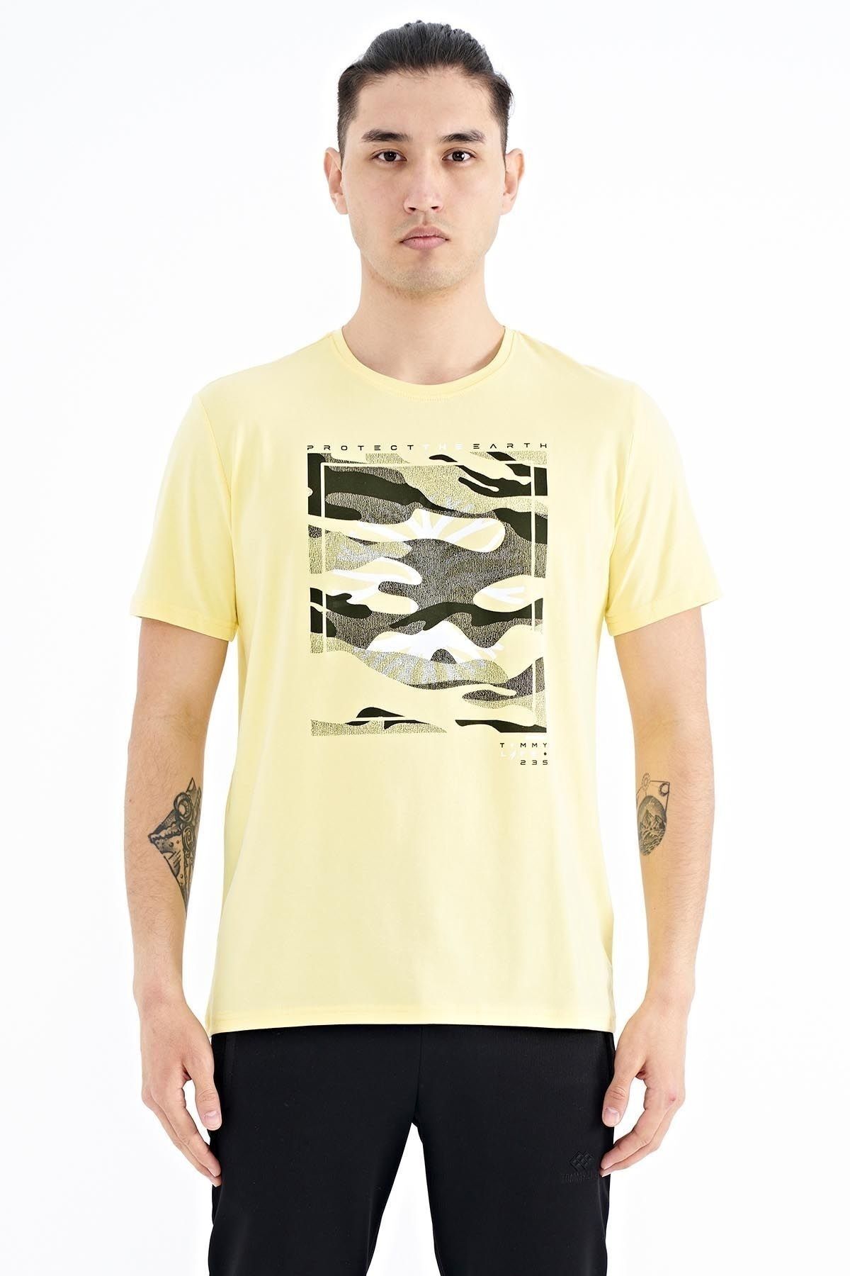 TOMMY LIFE Sarı Desen Baskılı O Yaka Standart Kalıp Erkek T-shirt - 88232