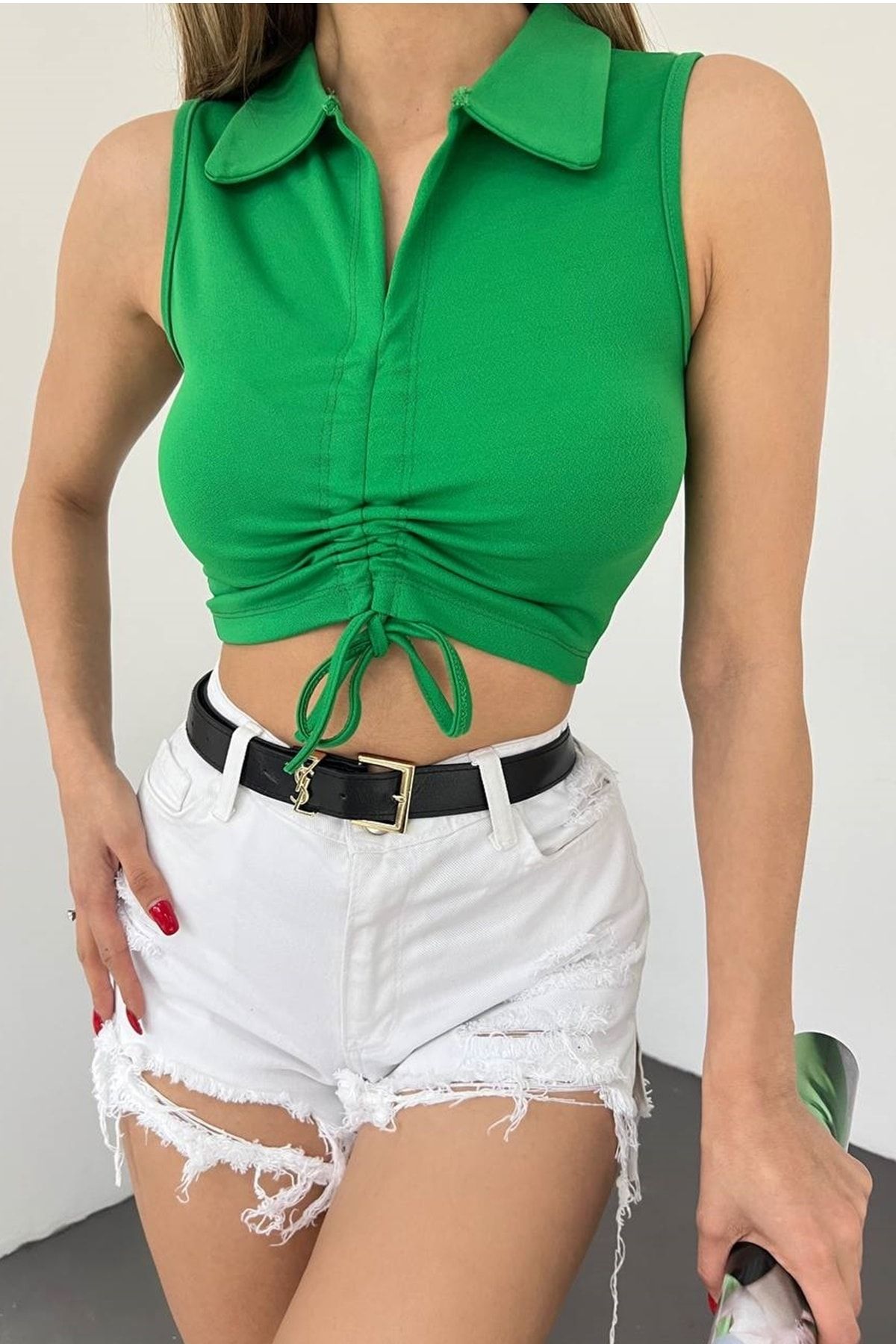 lovebox Kadın Büzgü Tasarımlı Gömlek Yaka Kolsuz Yeşil 45 Cm Crop Bluz 10412
