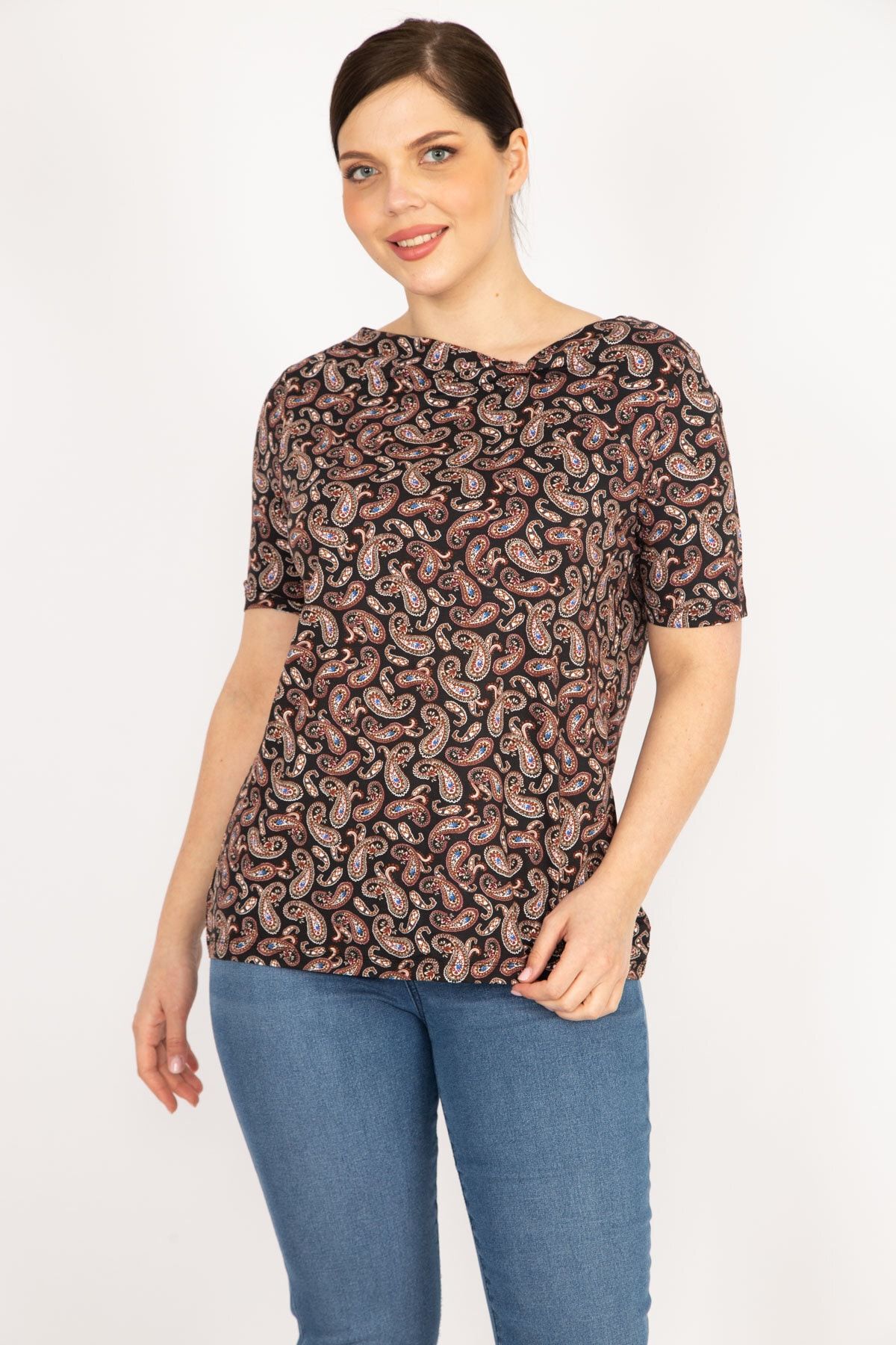 Şans Kadın Renkli Büyük Beden Şal Desenli Yaka Detaylı Bluz 65n36090