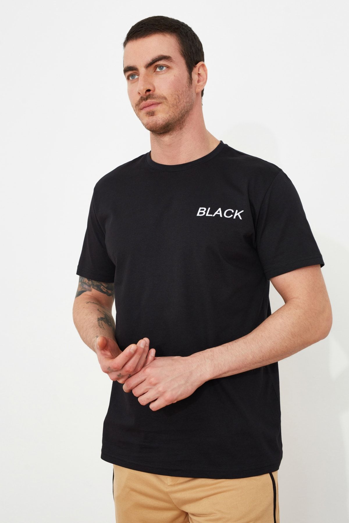 TRENDYOL MAN Siyah Erkek Regular Fit T-Shirt TMNSS21TS1191