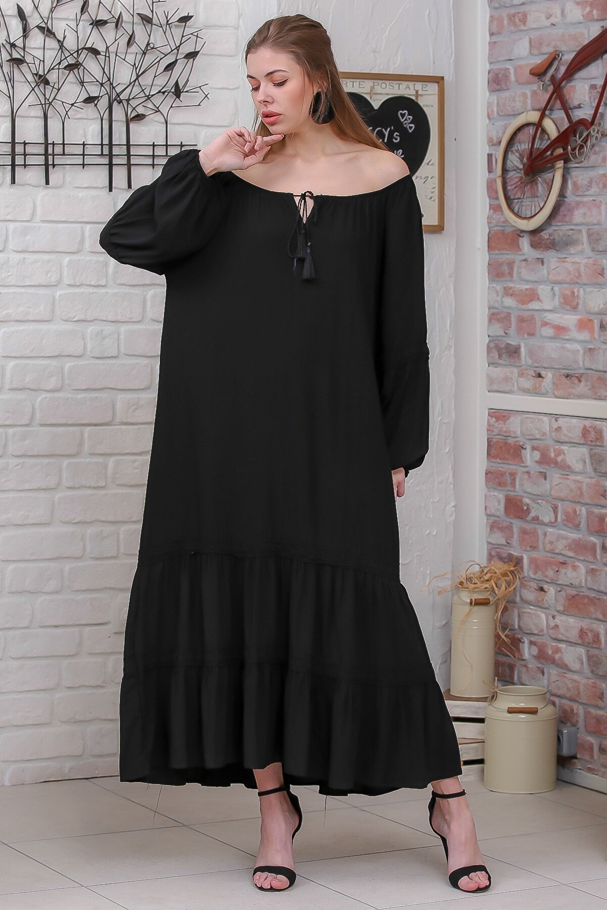 Chiccy Kadın Siyah Carmen Yaka Püskül Bağcıklı Salaş Elbise M10160000EL95523