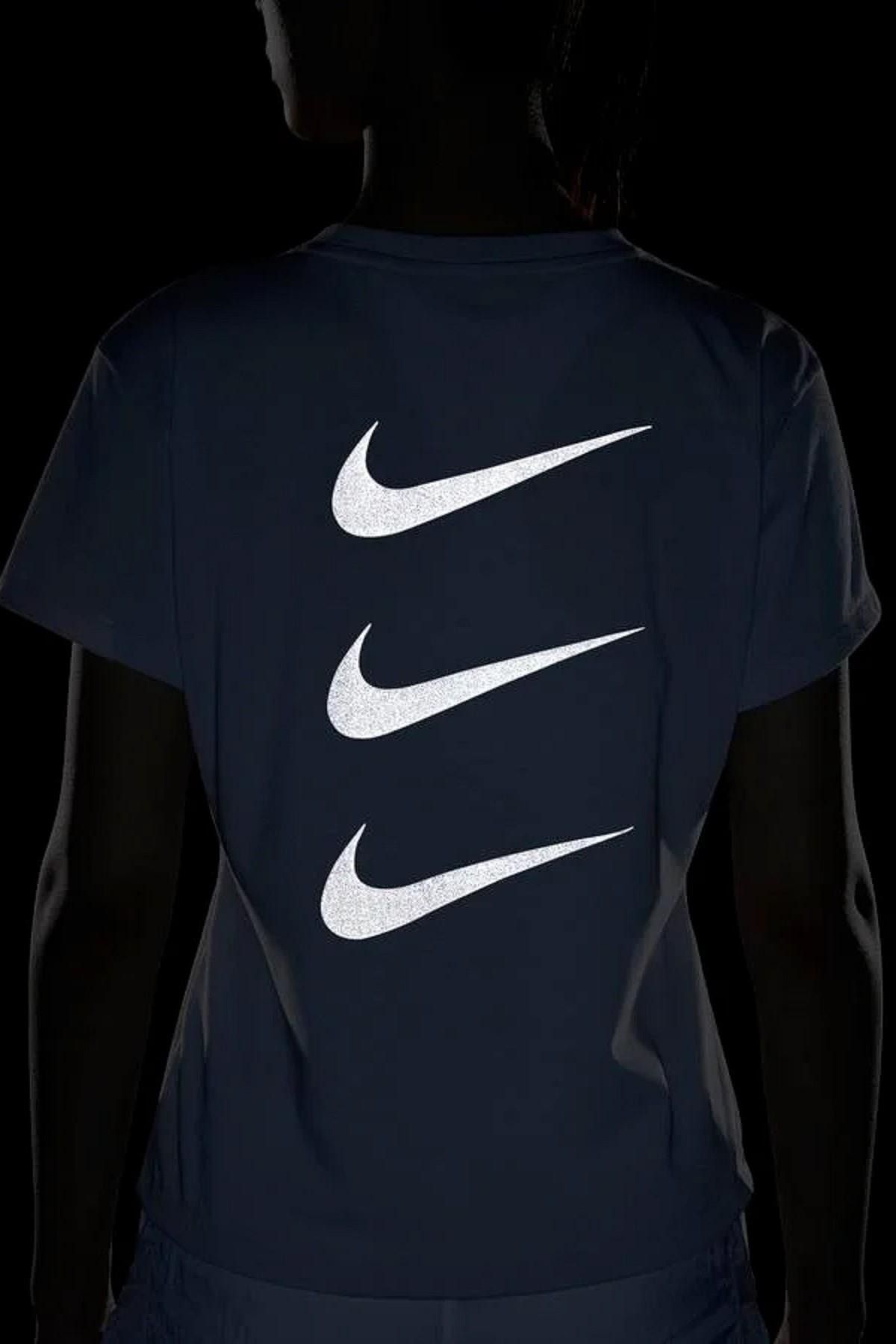Nike Dri Fit Run Division Short Sleeve Ruched Reklektörlü 3 Swooslu Ayarlanabilir Tişört