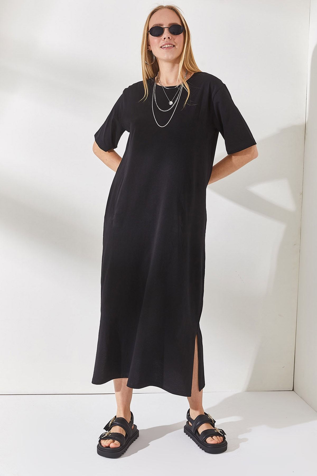 Olalook Kadın Siyah Yanı Yırtmaçlı Oversize Pamuk Elbise  ELB-19001880