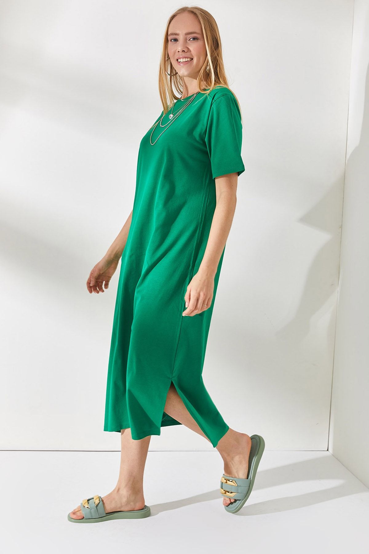 Olalook Kadın Çimen Yeşili Yanı Yırtmaçlı Oversize Pamuk Elbise  ELB-19001880