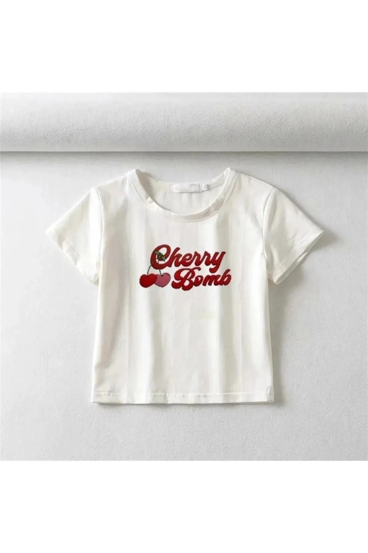 Gofeel Kirazlı Beyaz Renkli Baskılı Crop Cherry Bomb Desenli Bluz Harajuku Kadın Tişört