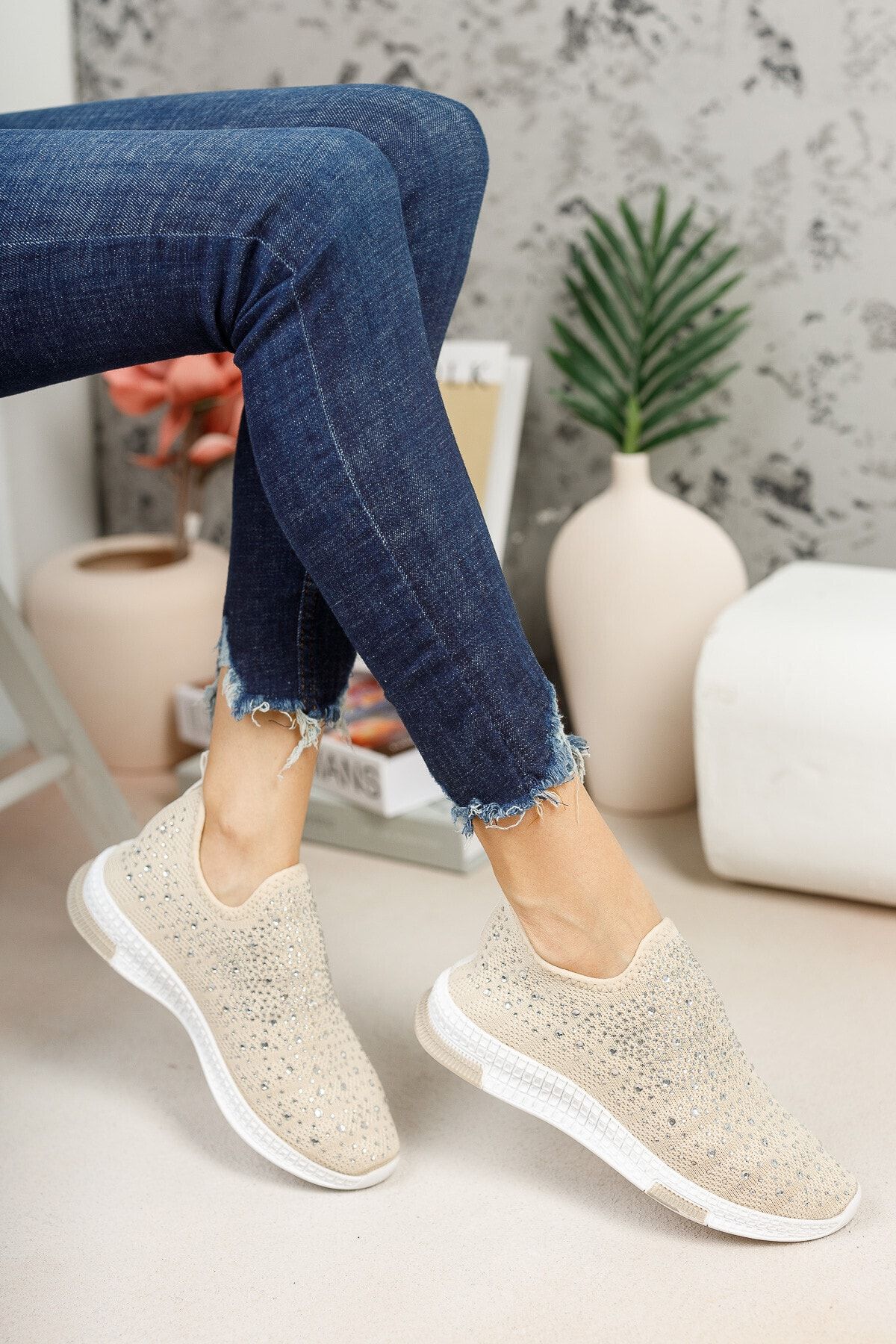 meyra'nın ayakkabıları Kadın Krem Taşlı Çorap Sneaker