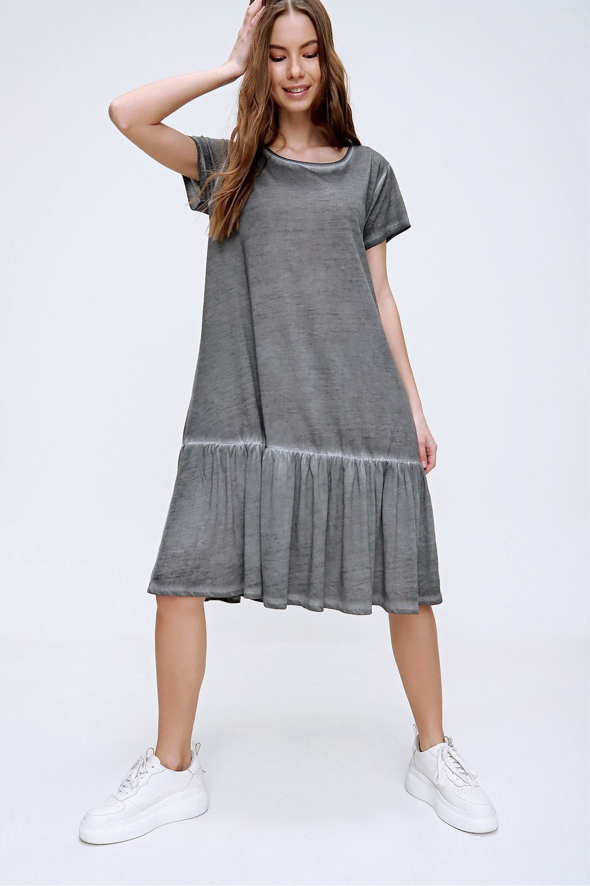Trend Alaçatı Stili Kadın Antrasit Eteği Volanlı Yıkamalı Elbise MDA-1129