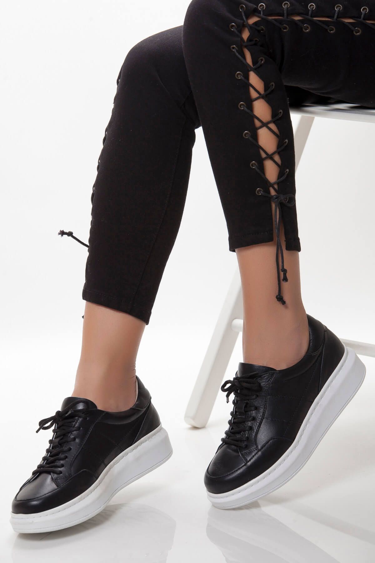 Deripabuc Hakiki Deri Siyah Kadın Sneaker TRC-0692