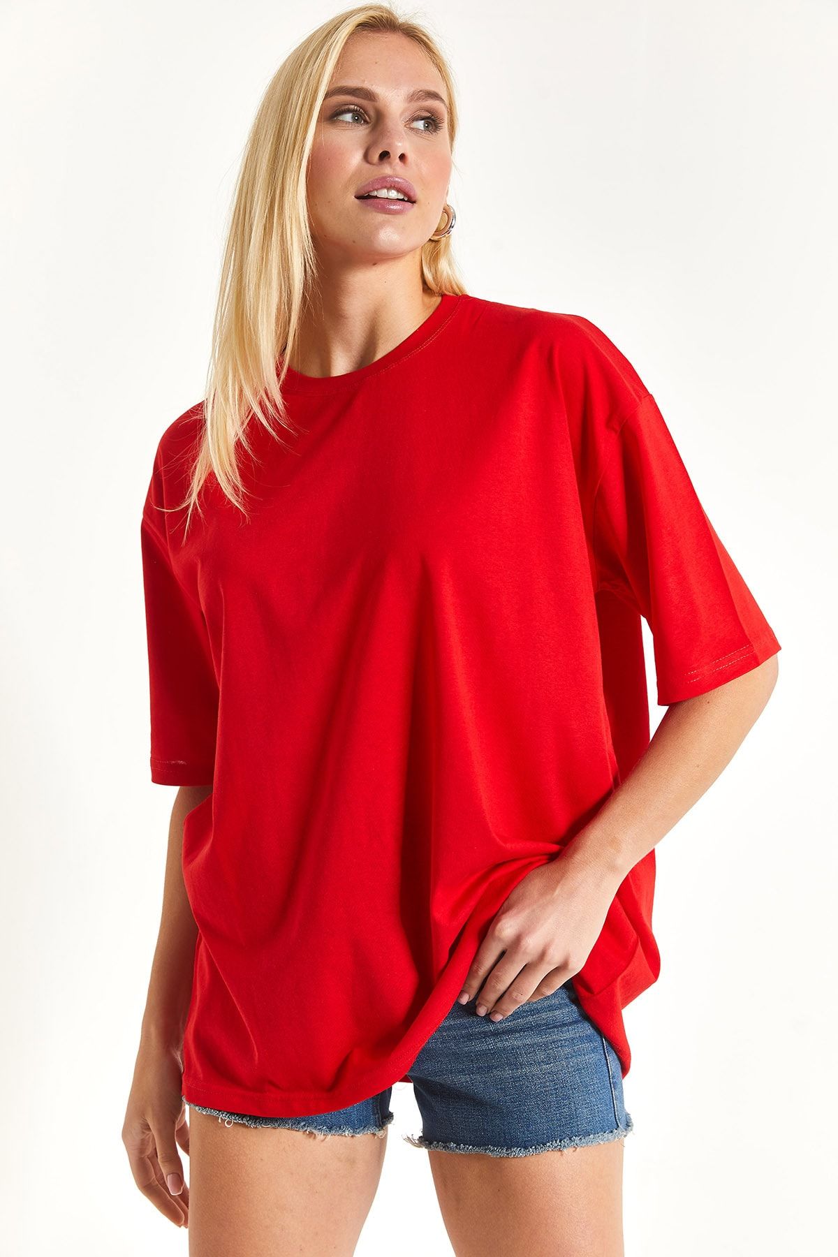 armonika Kadın Kırmızı Yuvarlak Yaka Oversize T-shirt Arm-23y024015