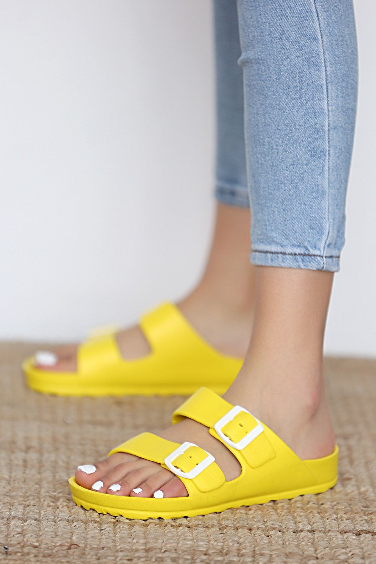 Pembe Potin Kadın Sarı Sandalet