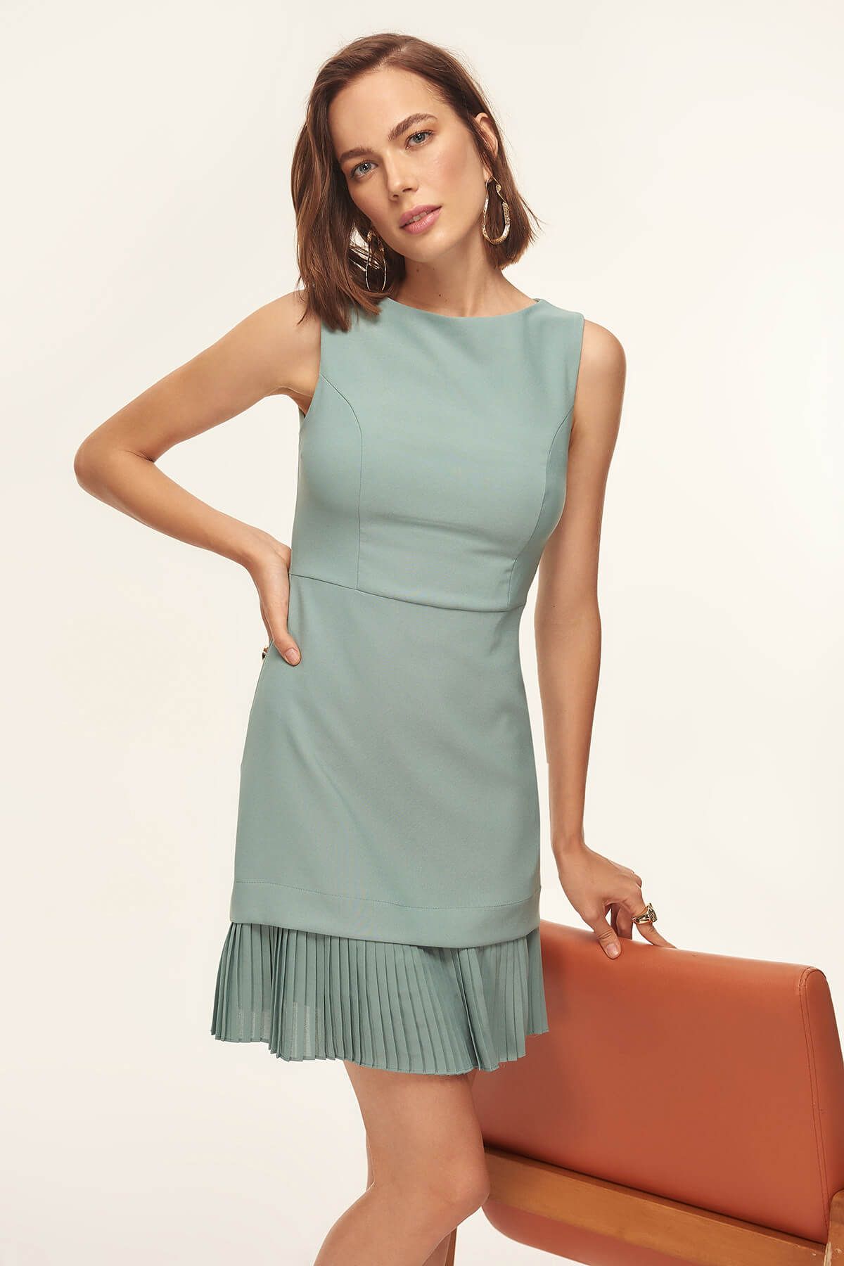 TRENDYOLMİLLA Yeşil Pilise Detaylı Elbise TOFAW19BB0043