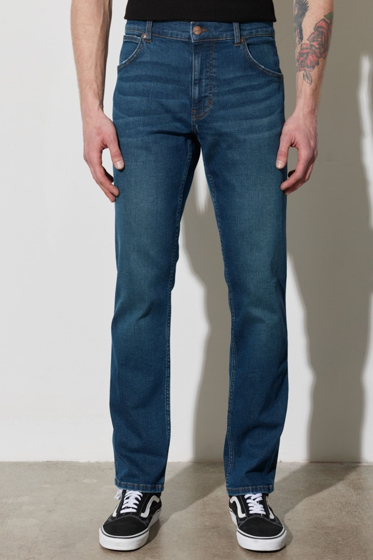 Wrangler Greensboro Regular Fit Normal Kesim Düşük Bel Düz Paça Mavi Erkek Esnek Jean Denim Kot Pantolon