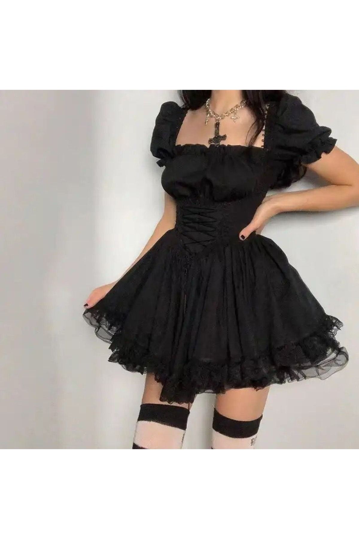 Köstebek Gothic Kısa Kollu Dantel Detay Mini Elbise