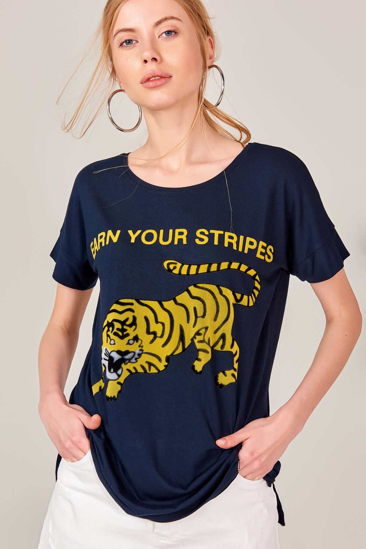 Boutiquen Kadın Lacivert Kabartmalı Kaplan T-shirt MO-18Y72