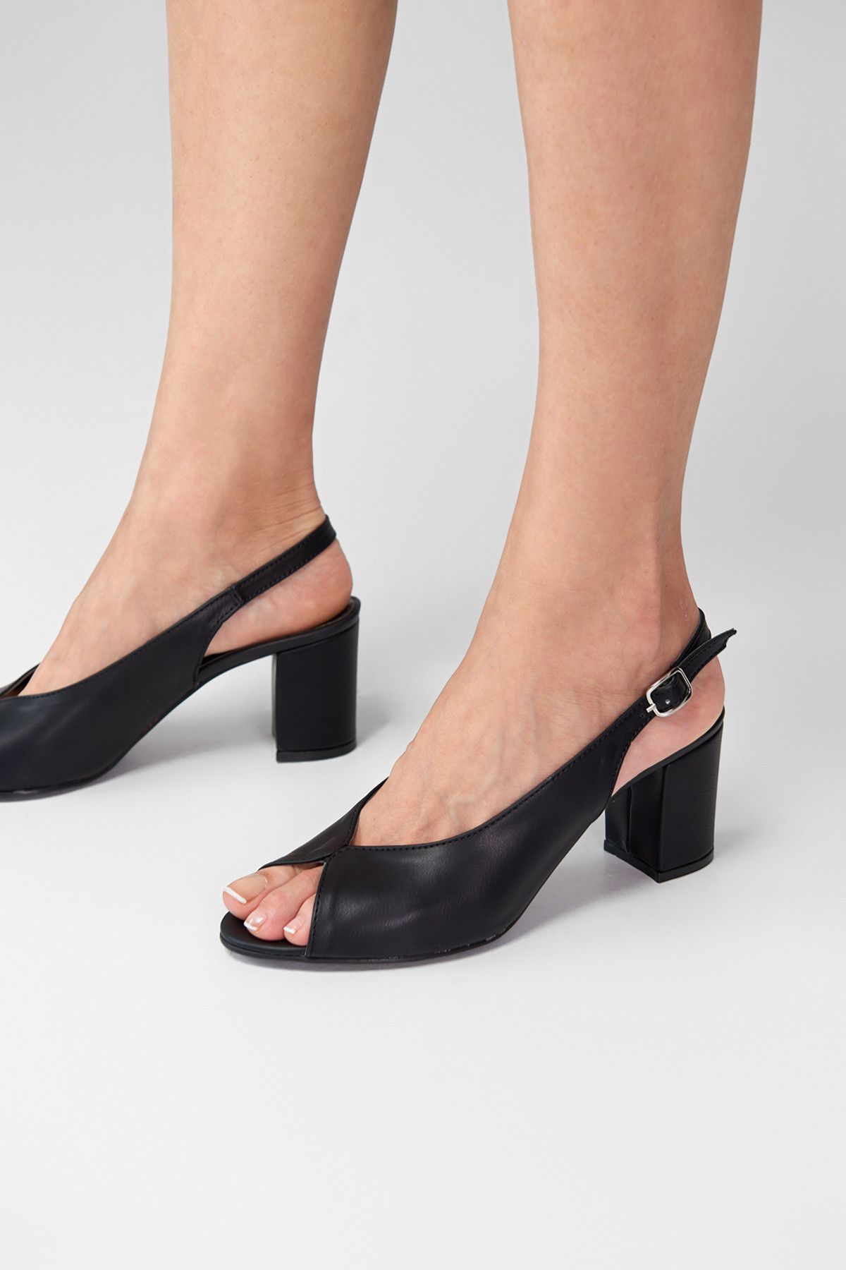 TRENDYOLMİLLA Siyah Kadın Topuklu Ayakkabı 9109