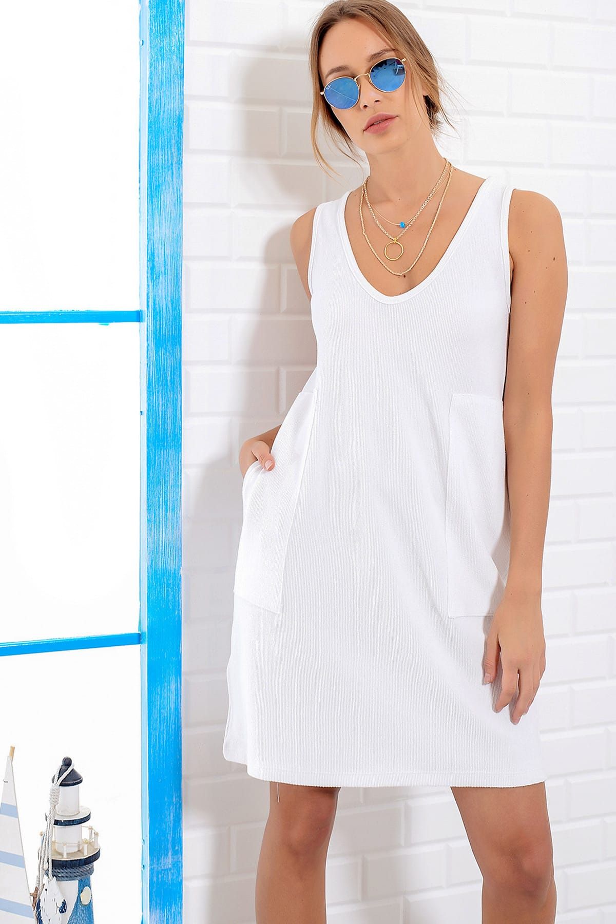 Trend Alaçatı Stili Kadın Beyaz Cepli Elbise ALC-018-094-Y