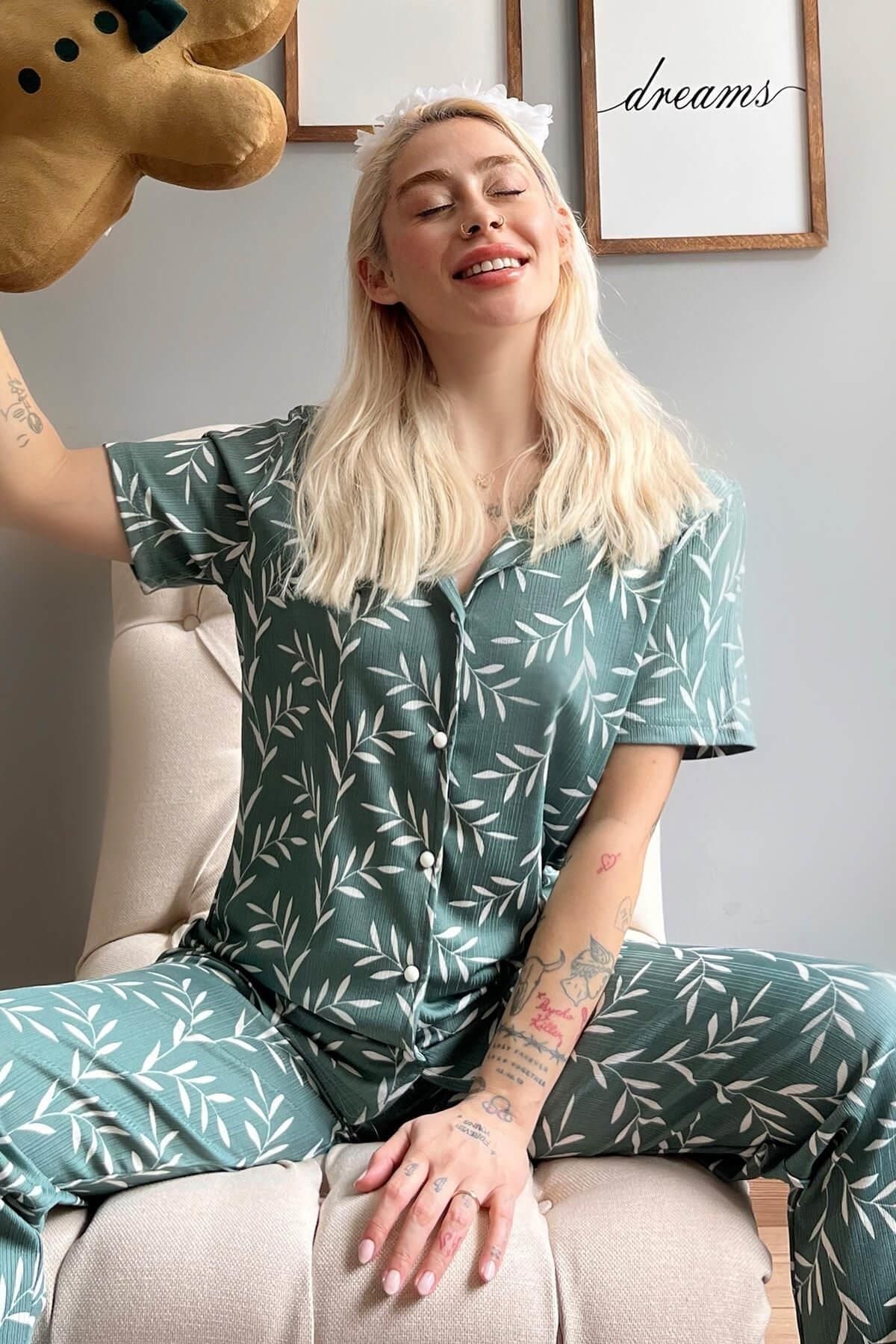 Pijamaevi Yeşil Zeytin Dalı Desenli Örme Önden Düğmeli Kısa Kol Kadın Pijama