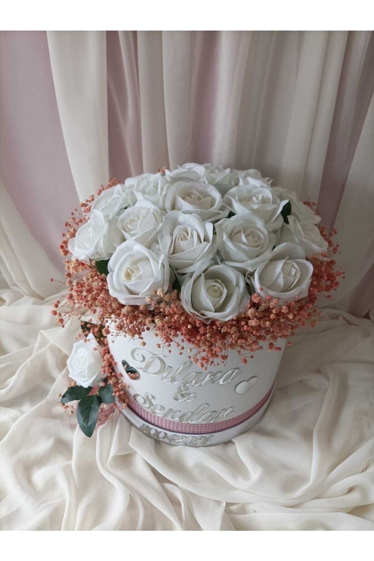 Destina Tasarım Pembe Kız Isteme Çiçeği/beyaz Gül Kutuda Yapay Isteme Çiçeği
