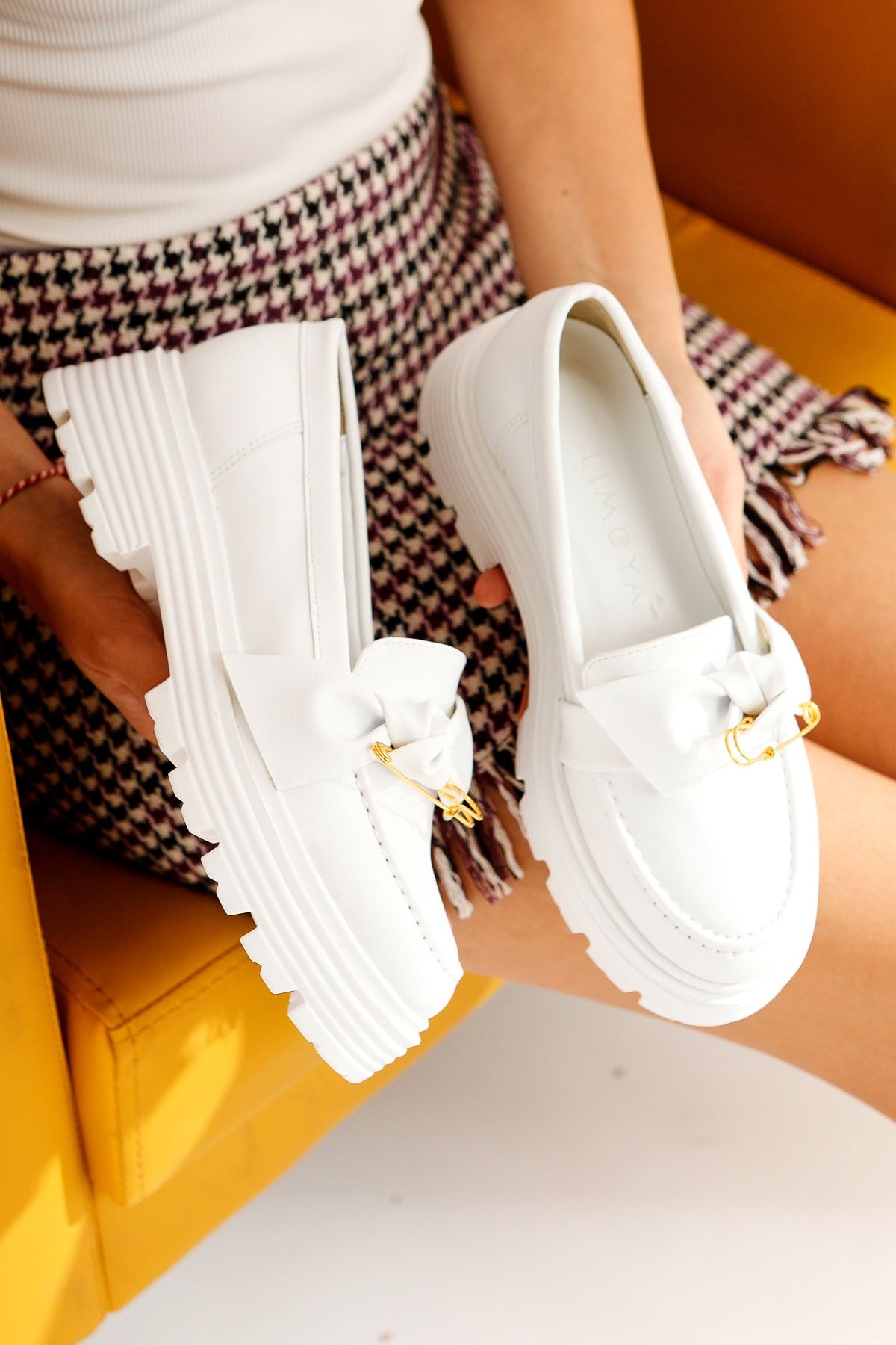 Limoya Clarisa Beyaz Fiyonk Detaylı Oxford Ayakkabı