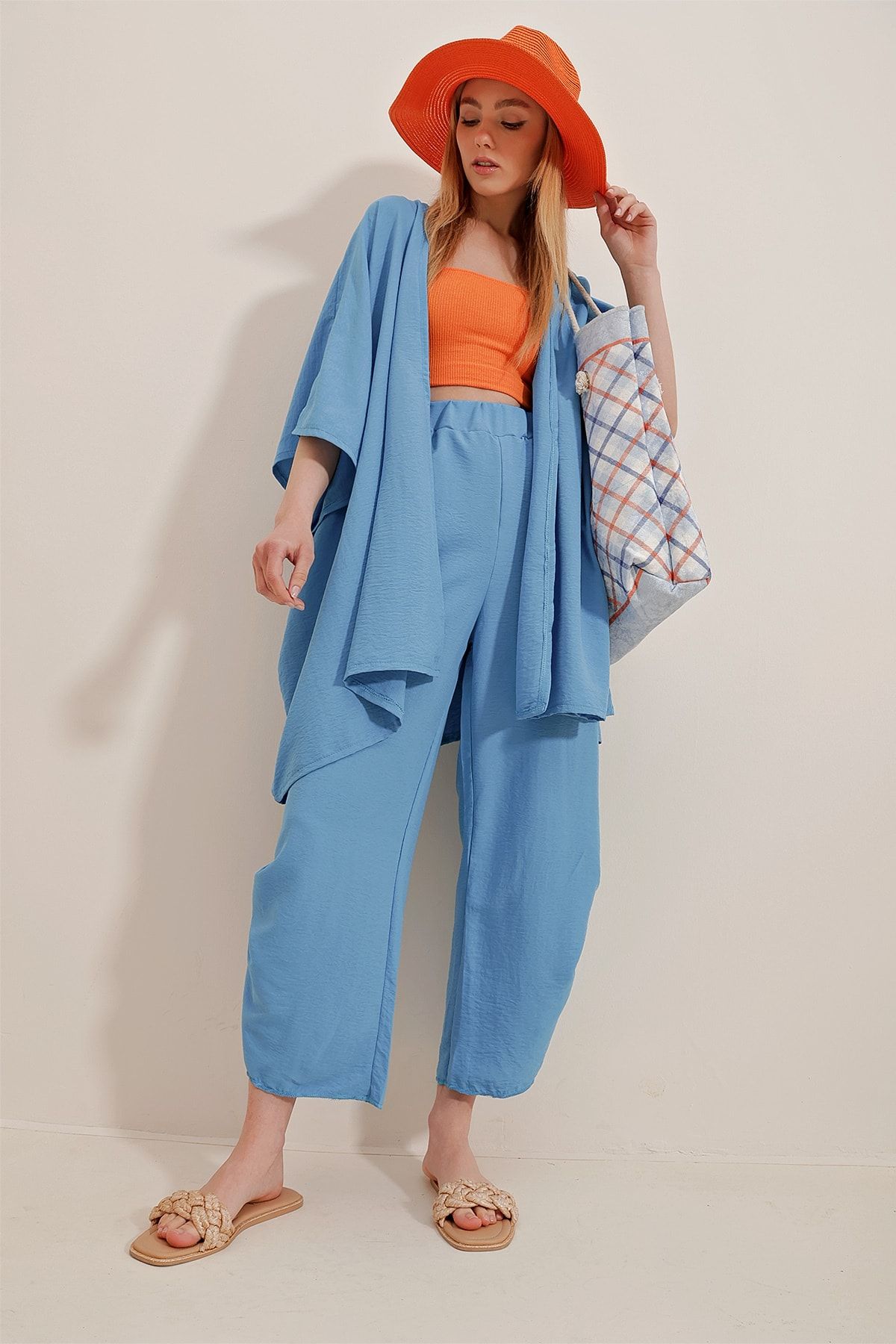 Trend Alaçatı Stili Kadın Havacı Mavi Paçası Yırtmaçlı Kendinden Dokulu Pantolon Ve Ceket İkili Takım ALC-752-001