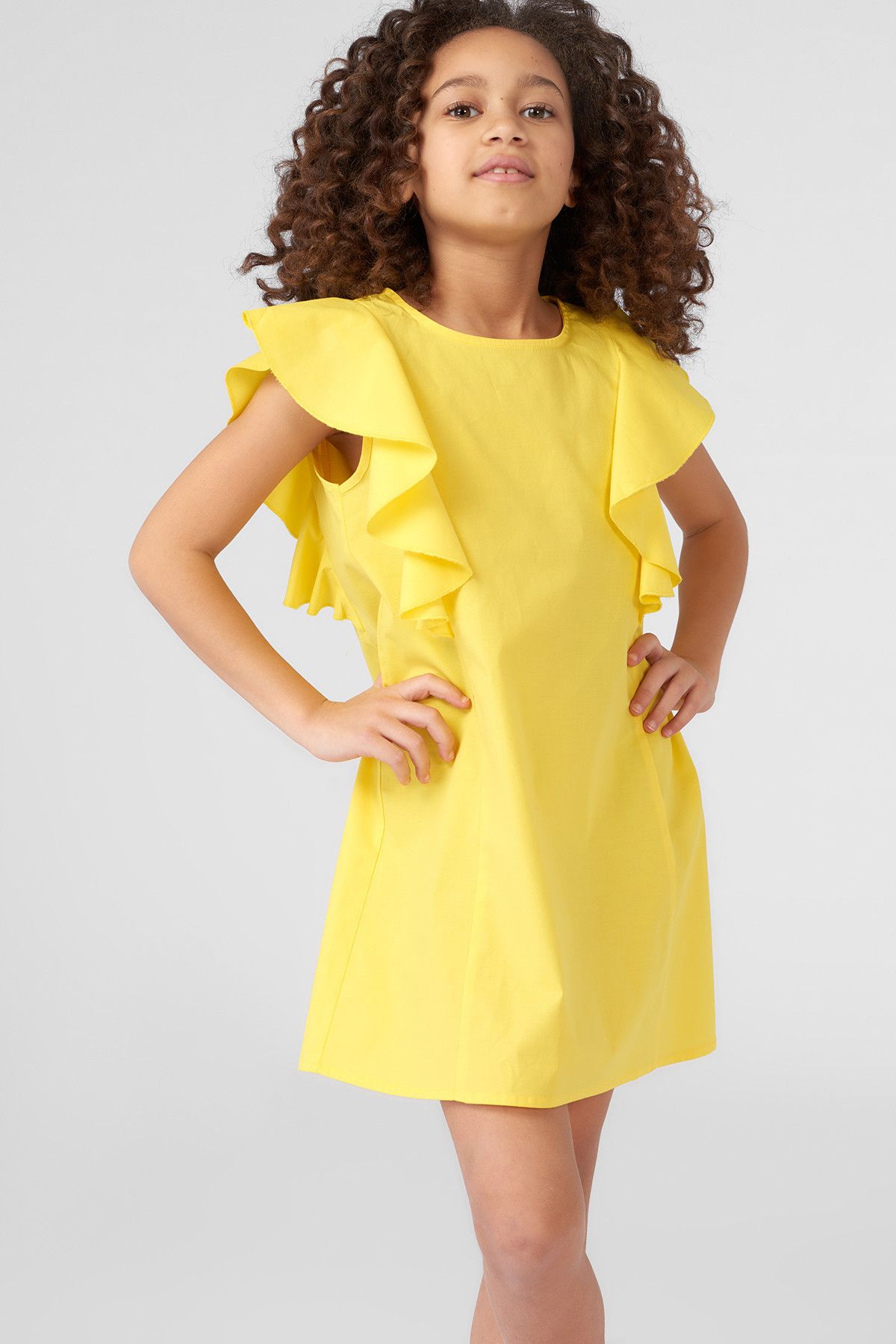 TRENDYOLKIDS Sarı Kolları Fırfırlı Kız Çocuk Poplin Elbise TKDSS18CU0040