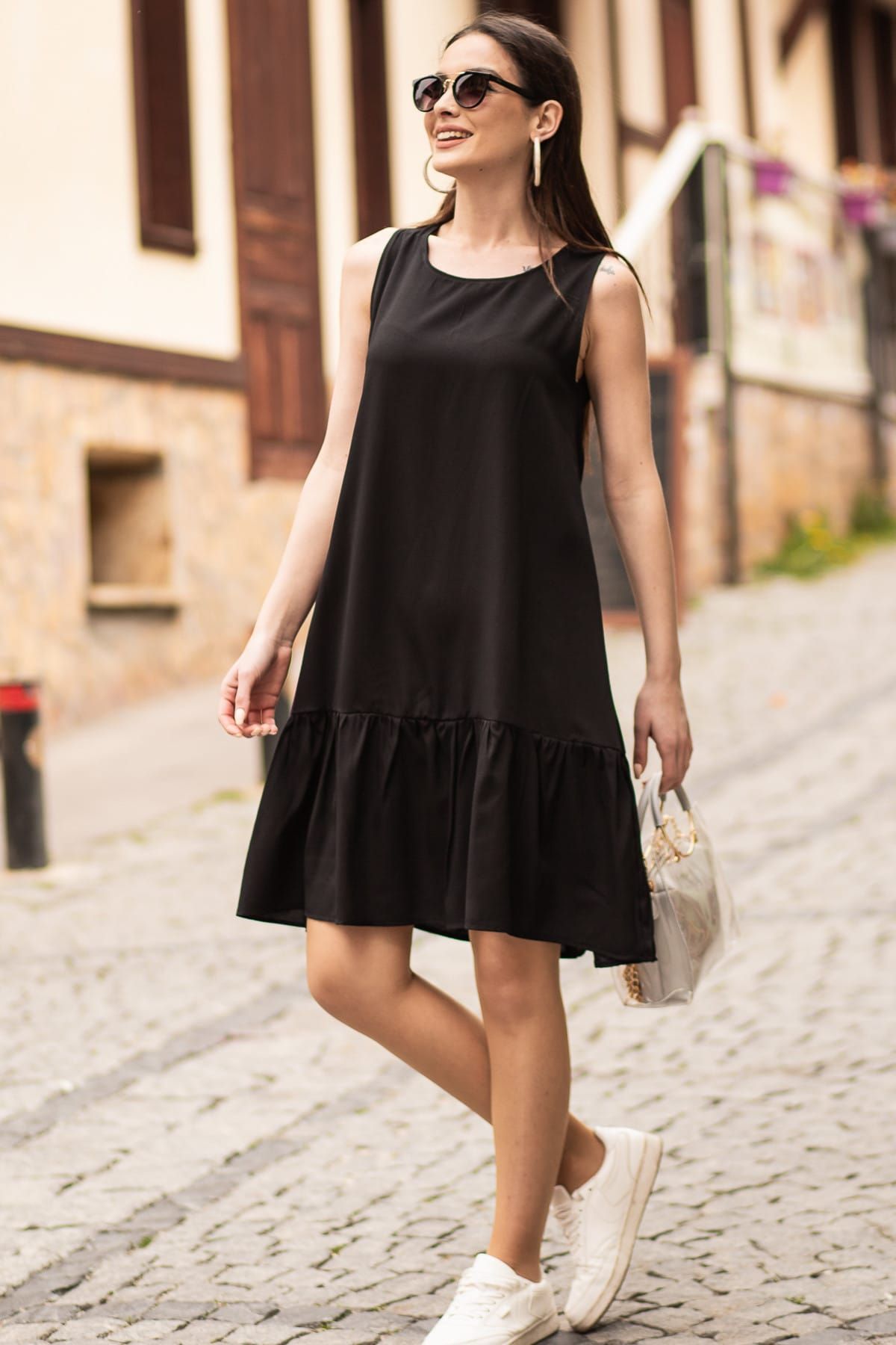 armonika Kadın Siyah Kolsuz Eteği Fırfırlı Elbise ARM-18Y001156