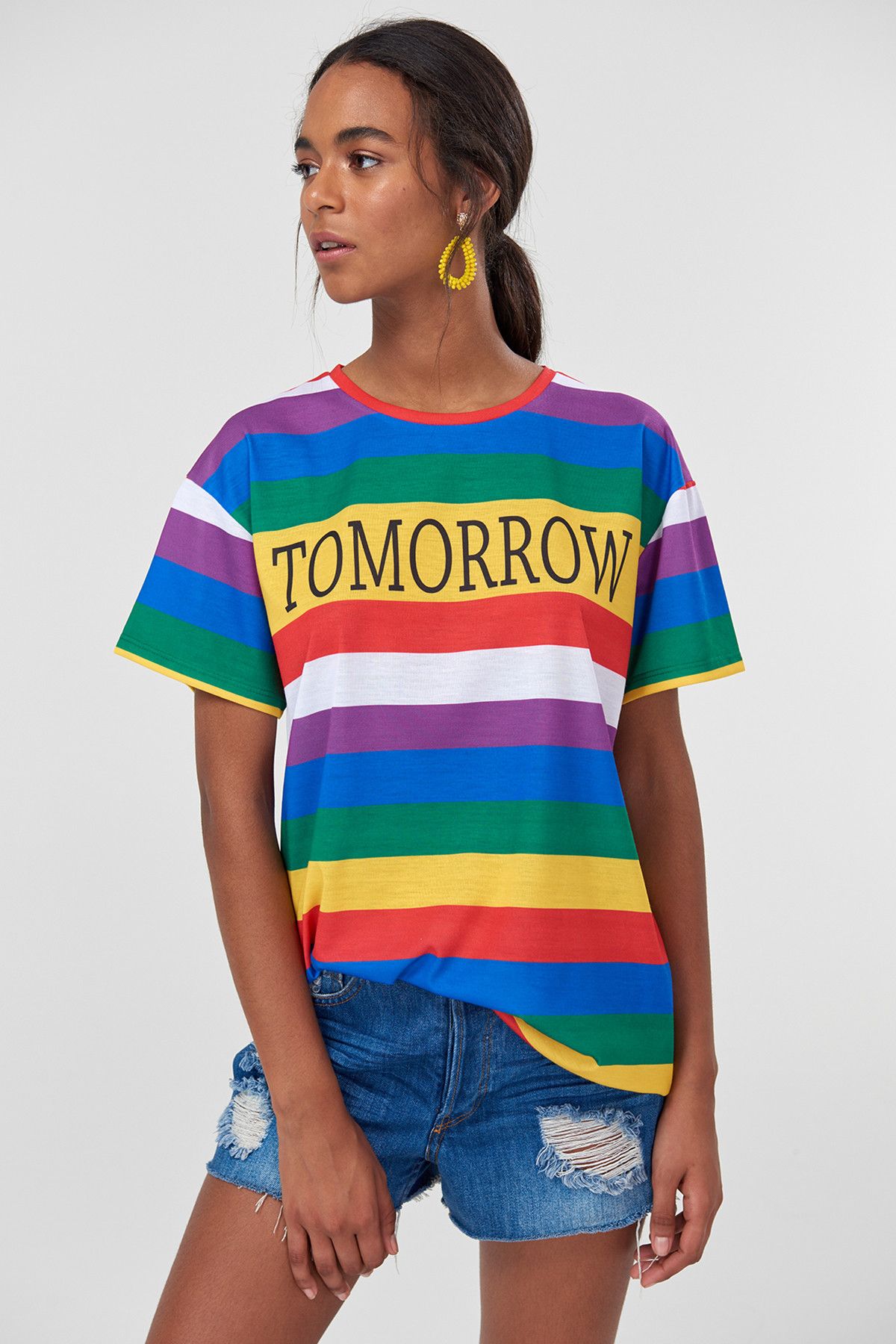 TRENDYOLMİLLA Çok Renkli Baskılı Örme T-Shirt TCLSS18VG0123