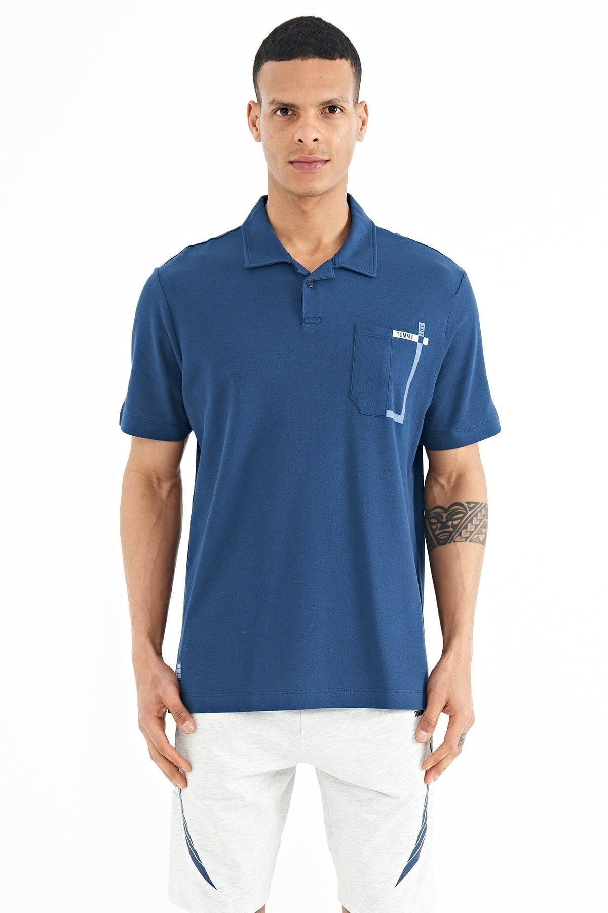 TOMMY LIFE Indigo Cep Detaylı Baskılı Standart Kalıp Polo Yaka Erkek T-shirt - 88241