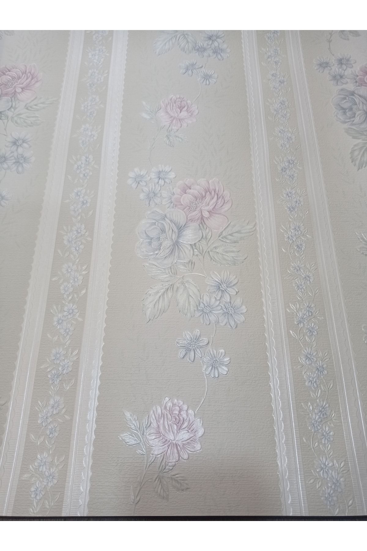 oskar Çiçek Desenli Kabartmalı Silinebilir Duvar Kağıdı (50cm Genişliğinde 10 Metre Uzunluğunda)