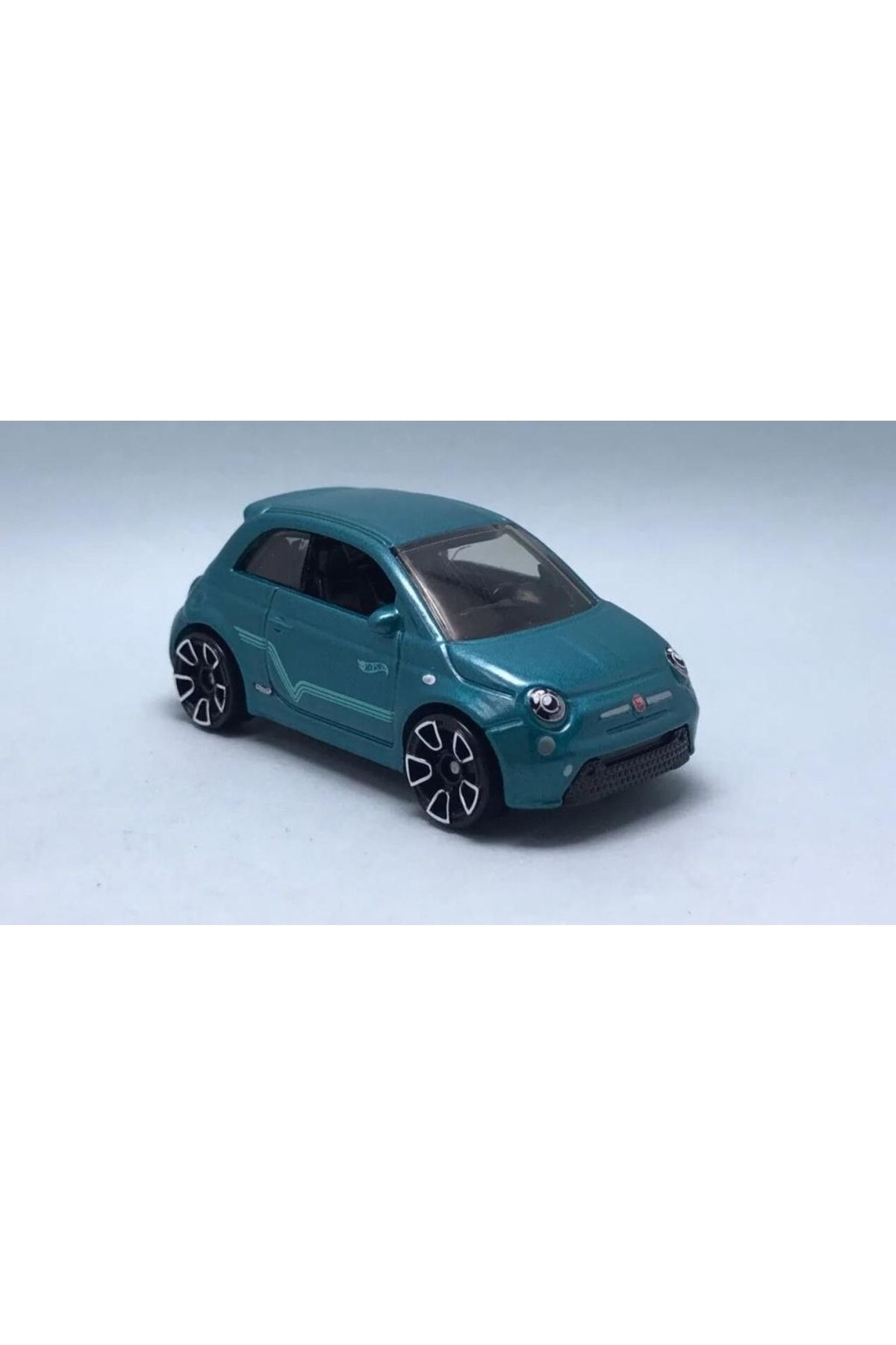 HOT WHEELS Tekli Arabalar Fiat 500E HKH59