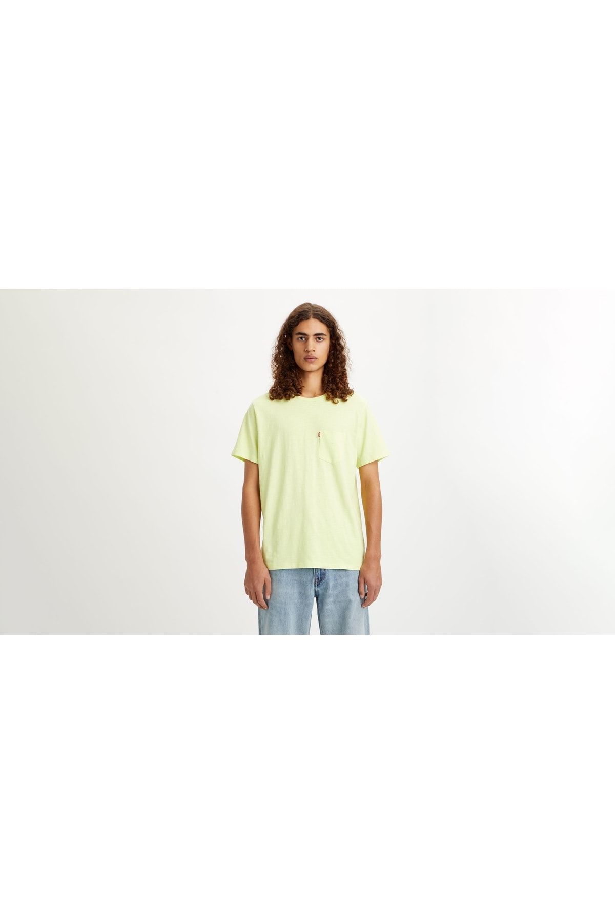 Levi's Classic Fit Pocket Tee