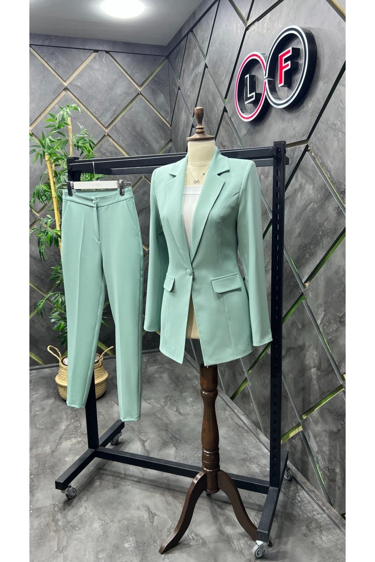 nodilife Düğmeli Atlas Takım Elbise Mint Yeşili