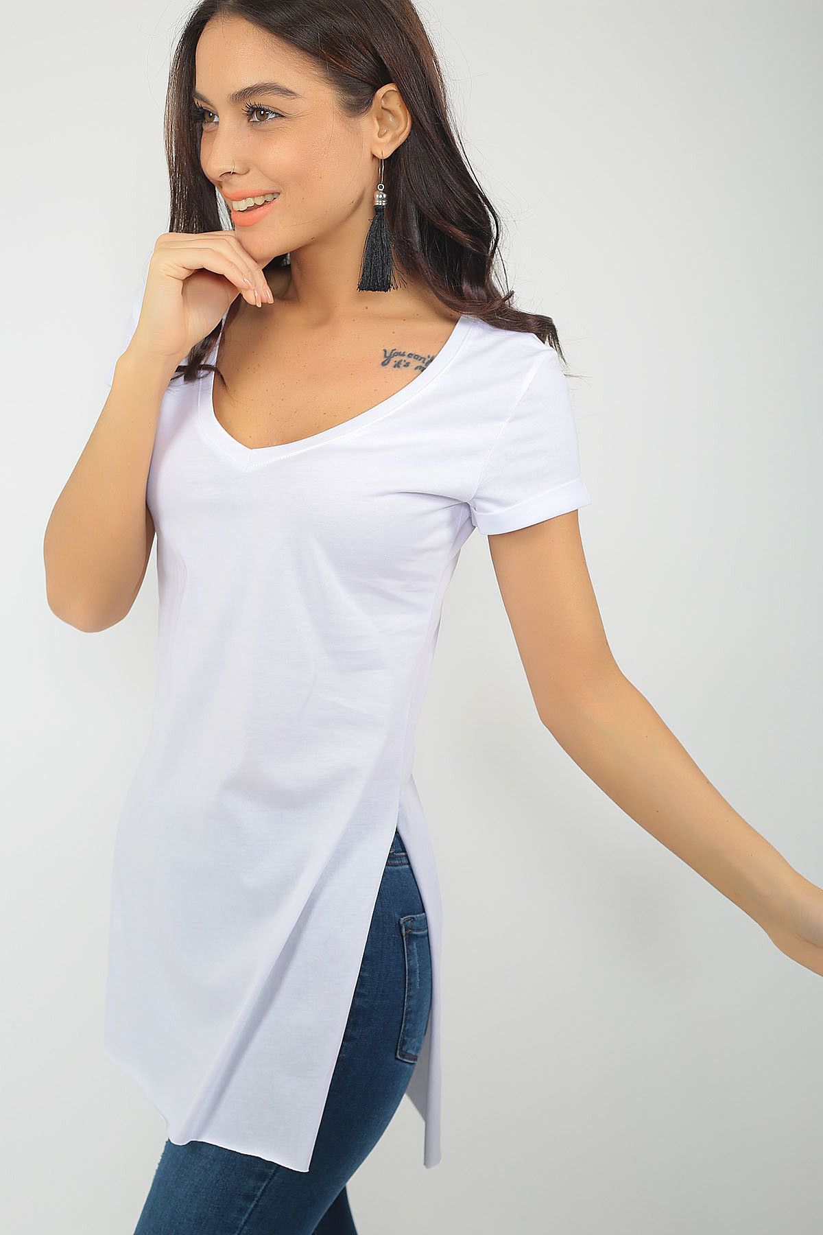 By Saygı Kadın Beyaz Kolu Katlamalı Yanları Yarı Dikişsiz Yaka Pamuklu T-Shirt S-18K0420010
