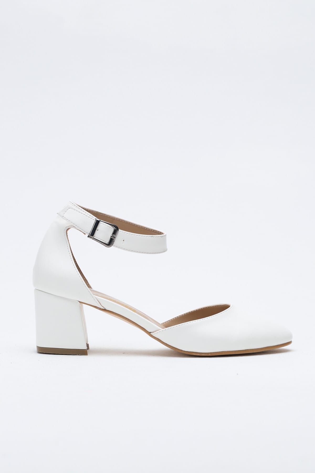Ayakkabı Modası Beyaz Rugan Kadın Topuklu Ayakkabı BBF-420