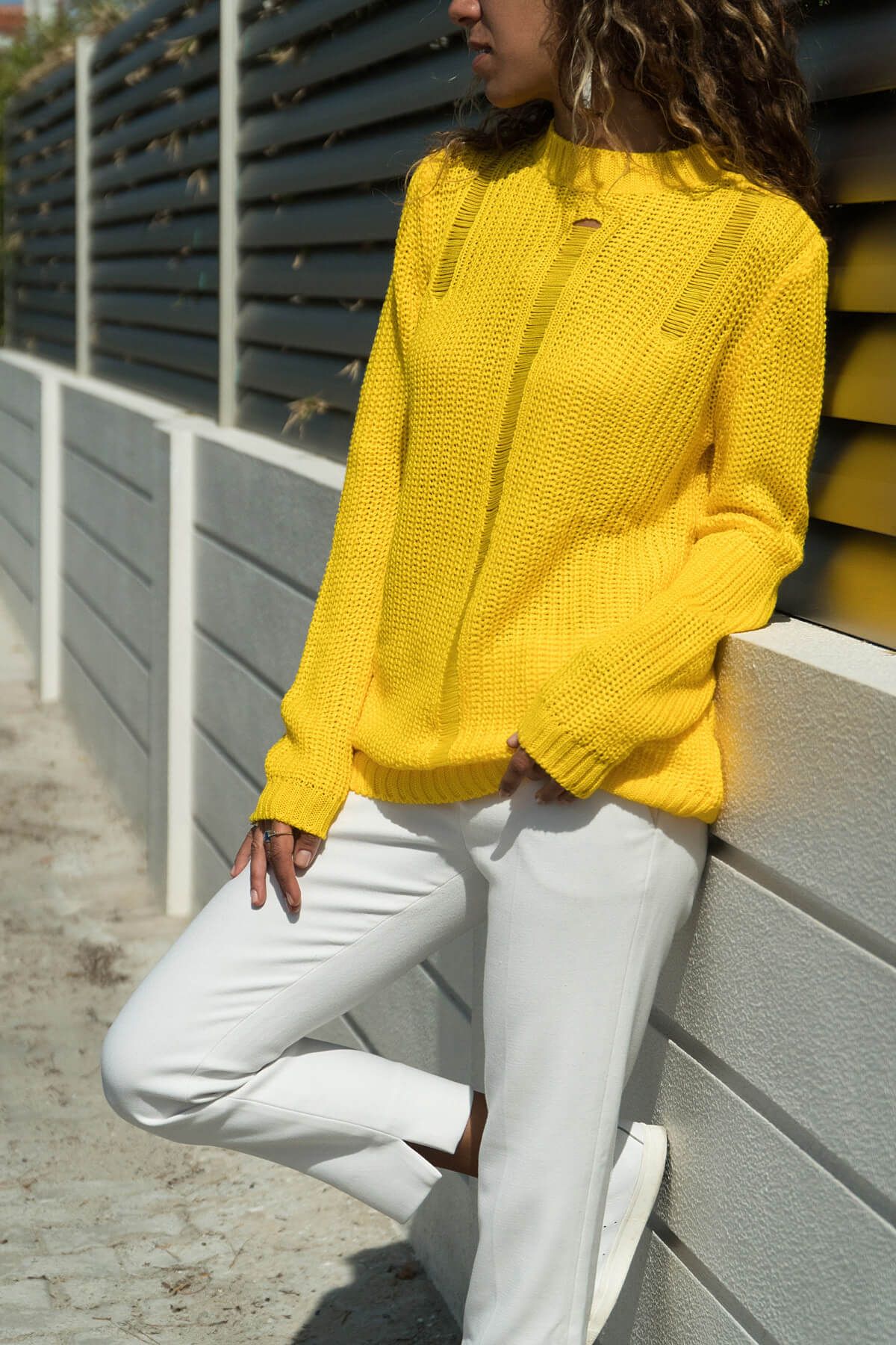Trend Alaçatı Stili Kadın Sarı Yırtıklı Selanik Kazak ALC-8008