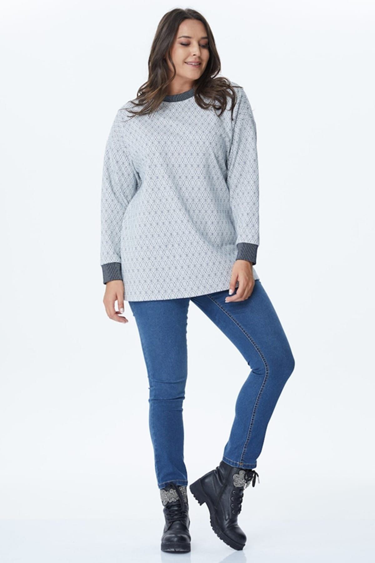 Myline Kadın Krem Mavi Desenli Yaka Ve Kol Bantları Kontrast Sweatshirt 34260